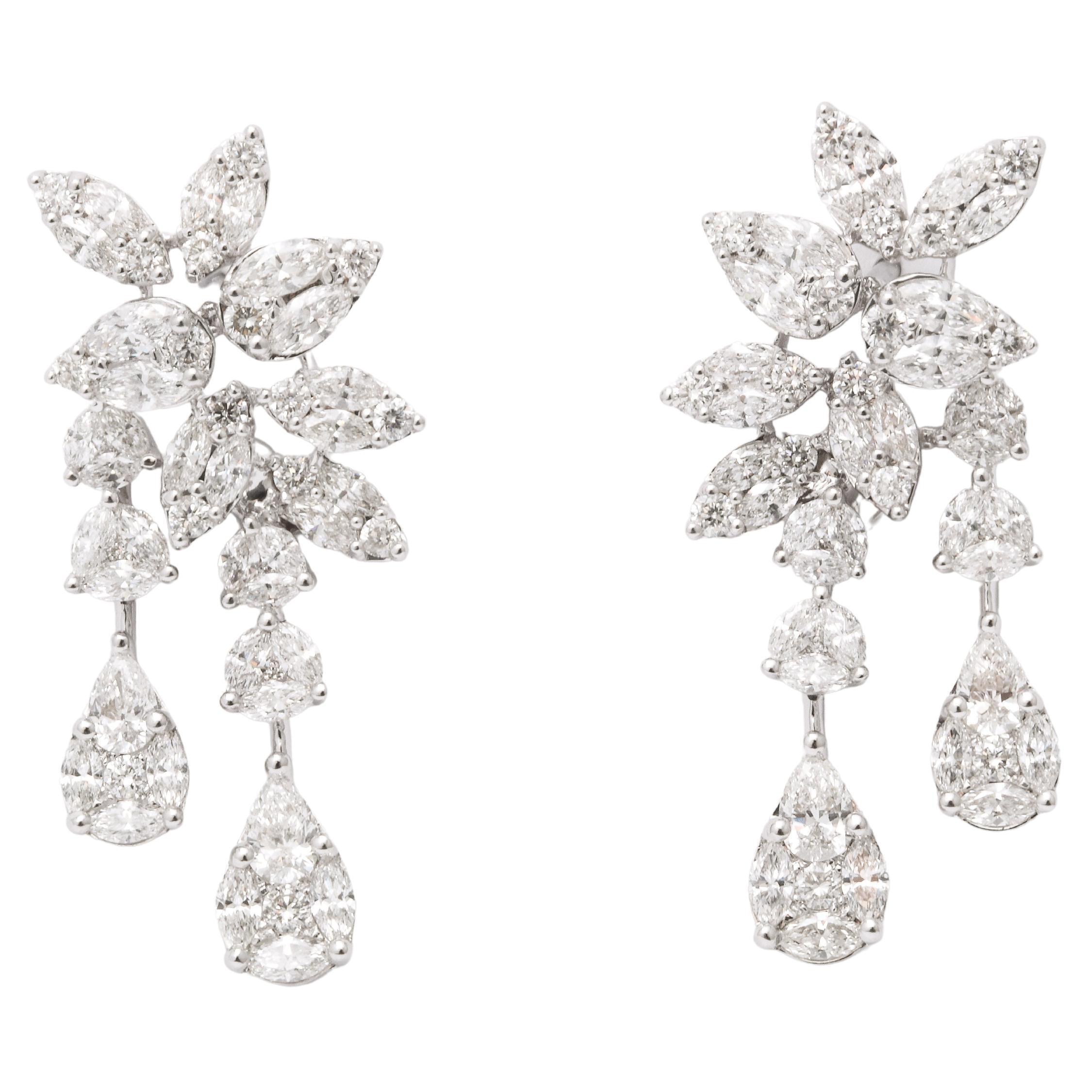 Orecchino con diamante a grappolo in vendita