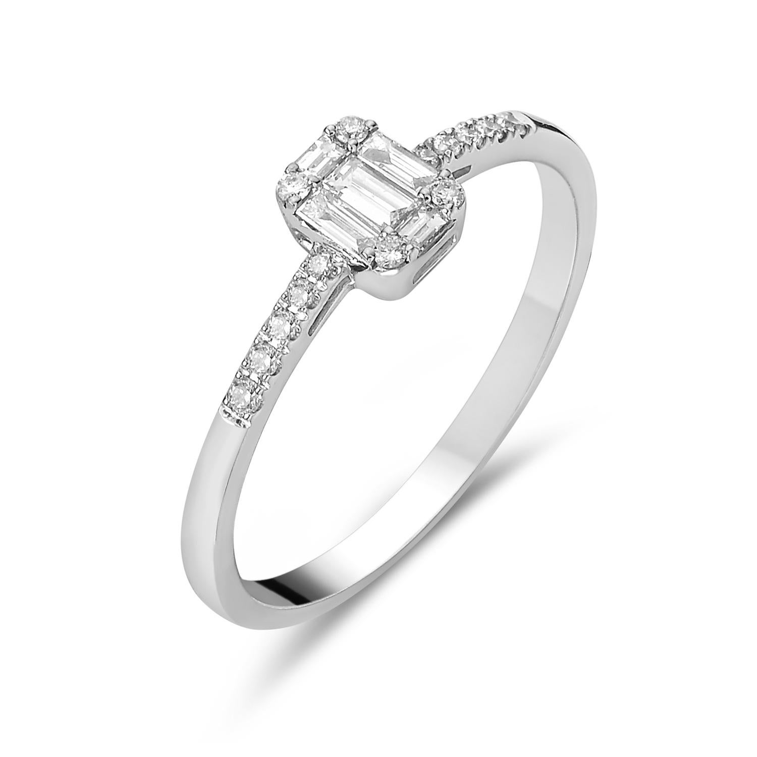 Artigiano Anello di design con cluster di diamanti, realizzato in oro bianco 18 carati in vendita