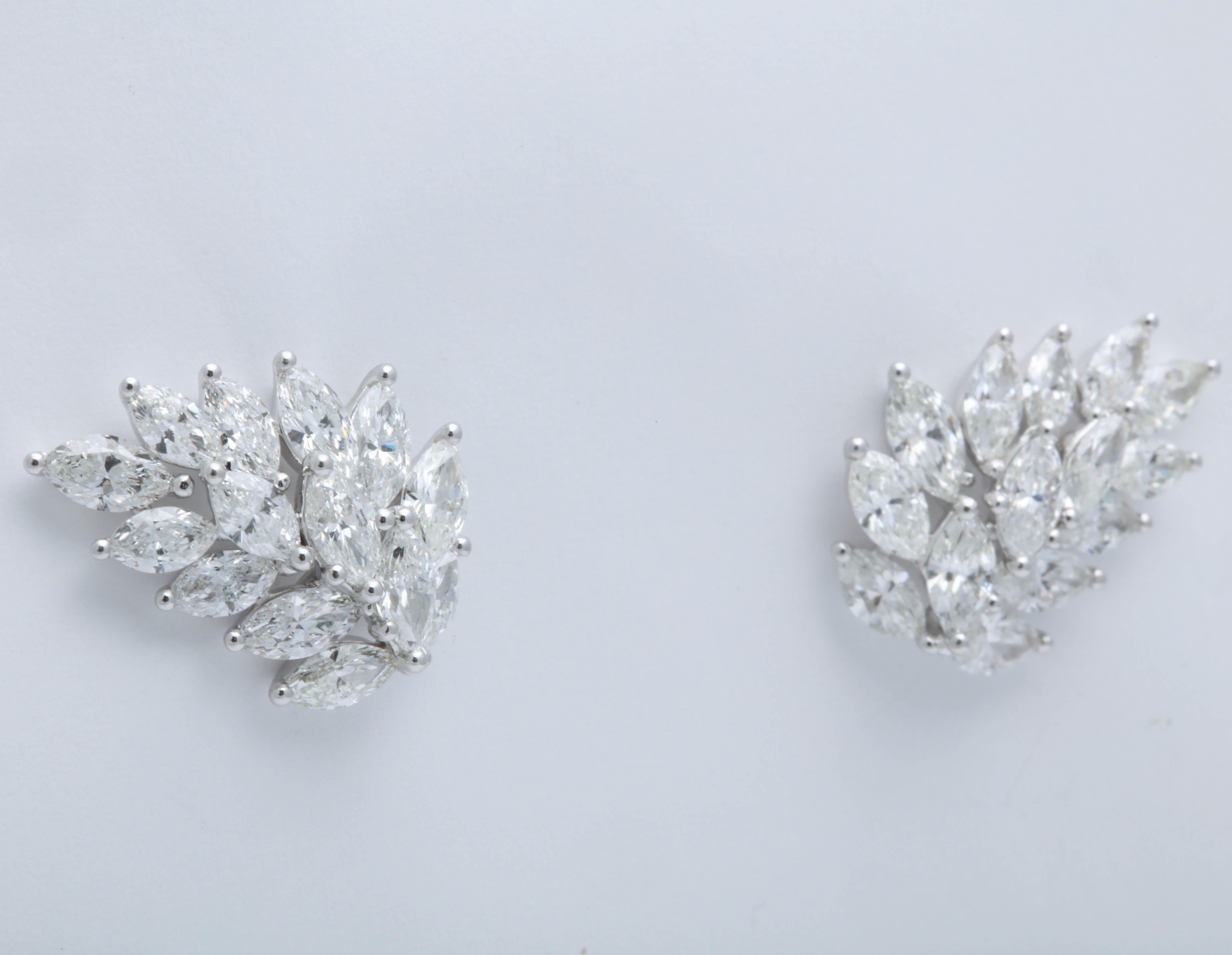 Diamant-Cluster-Ohrring-Manschetten (Marquiseschliff) im Angebot