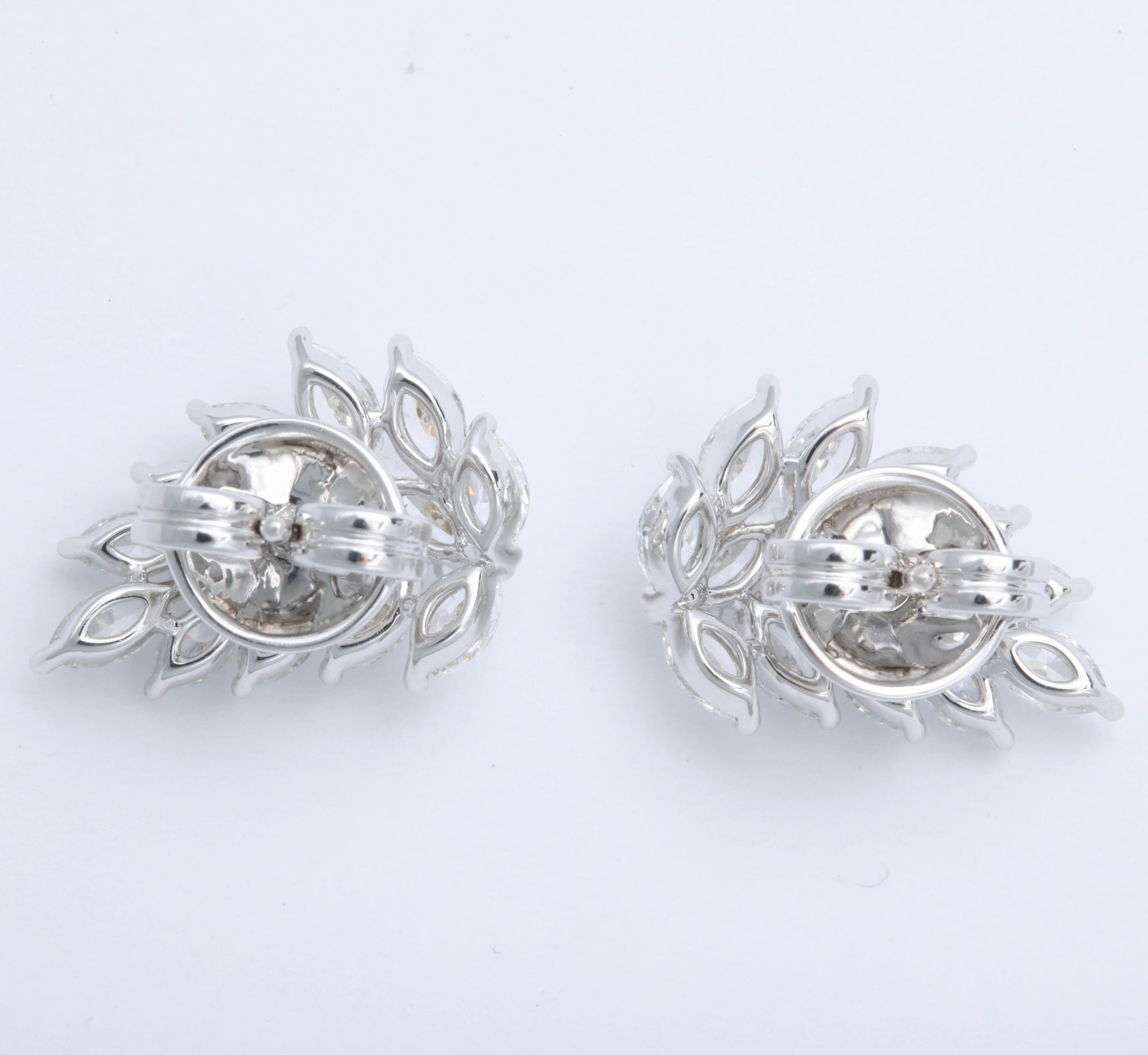 Diamond Cluster Earring Cuffs In New Condition For Sale In New York, NY