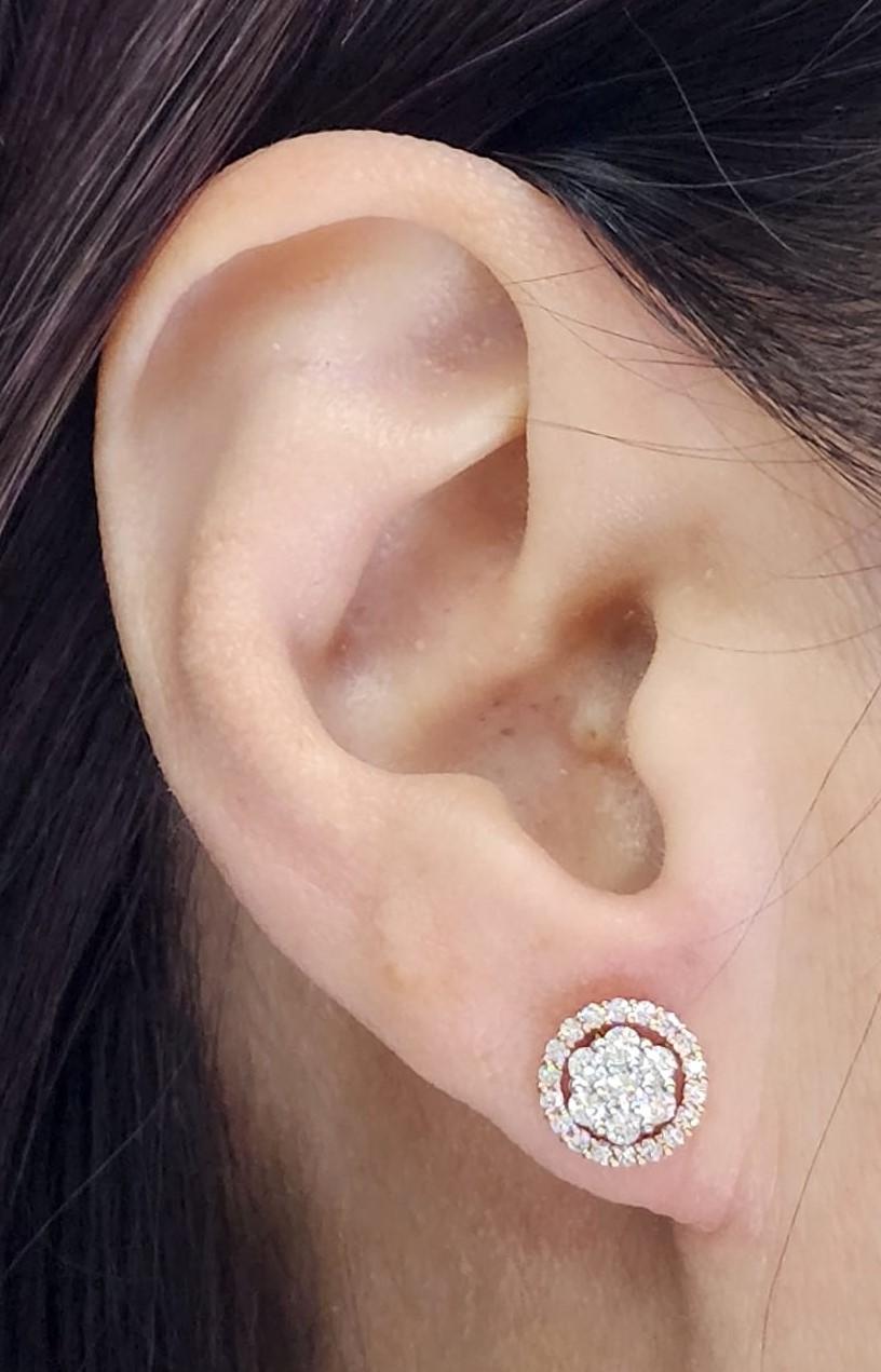 Women's 0.85 carat Diamond Cluster Earring with Diamond Halo Jacket in 18 Karat Gold For Sale