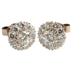 Diamant-Cluster-Ohrringe, 18 Karat Weißgold,  Diamanten im Brill-Schliff mit 1,97 Karat.