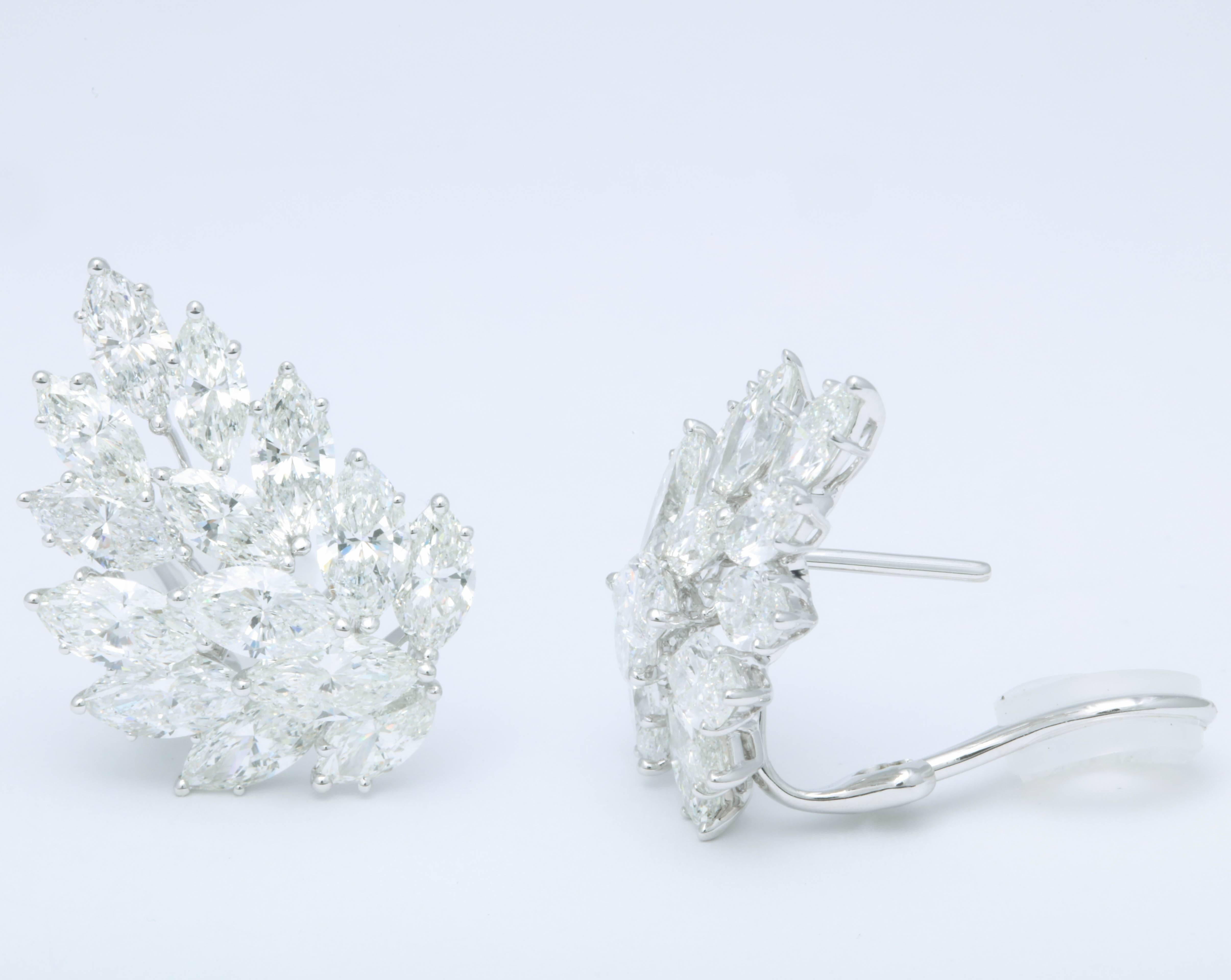 Diamond Cluster Earrings In New Condition For Sale In New York, NY