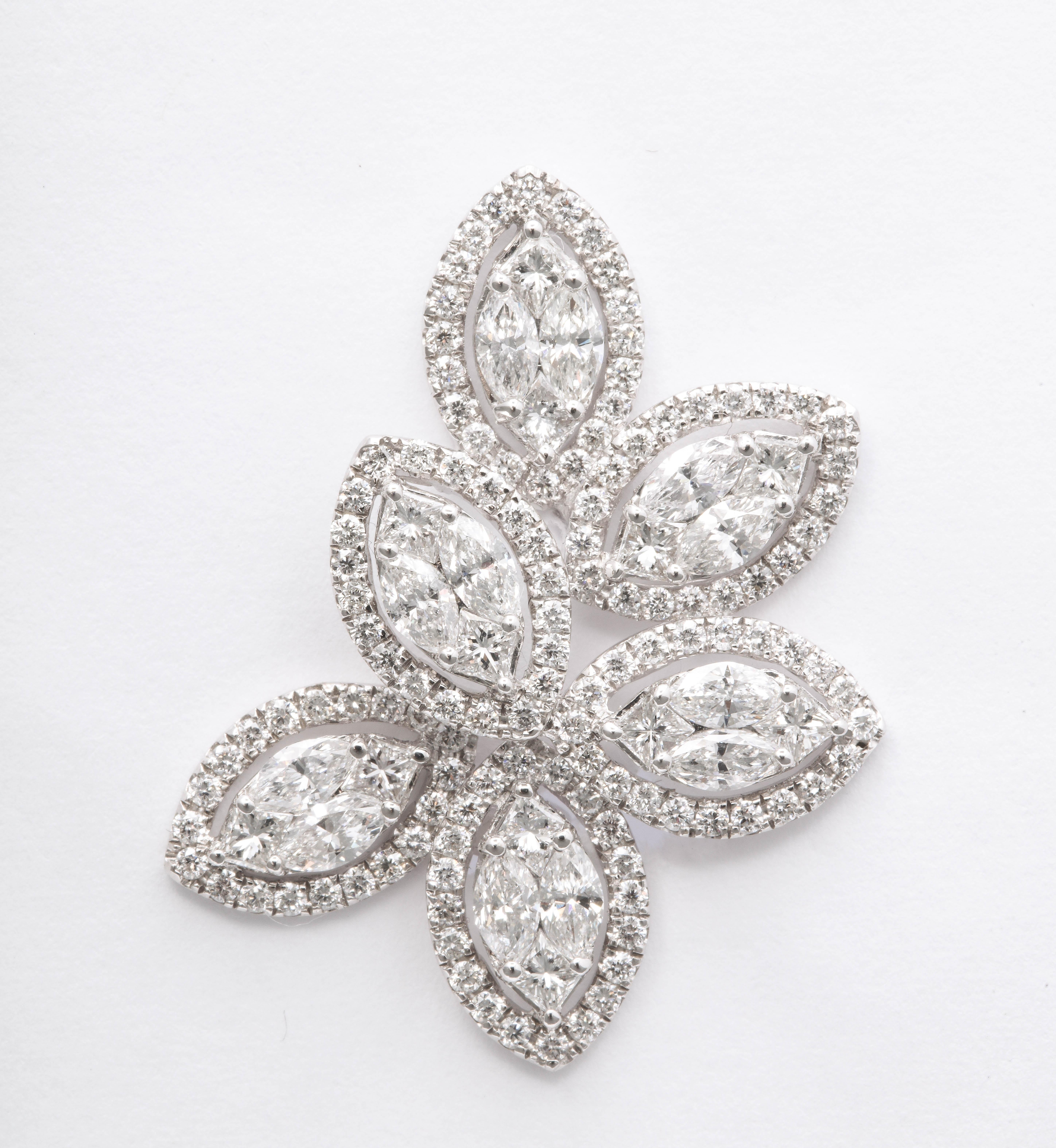 Diamond Cluster Earrings In New Condition For Sale In New York, NY