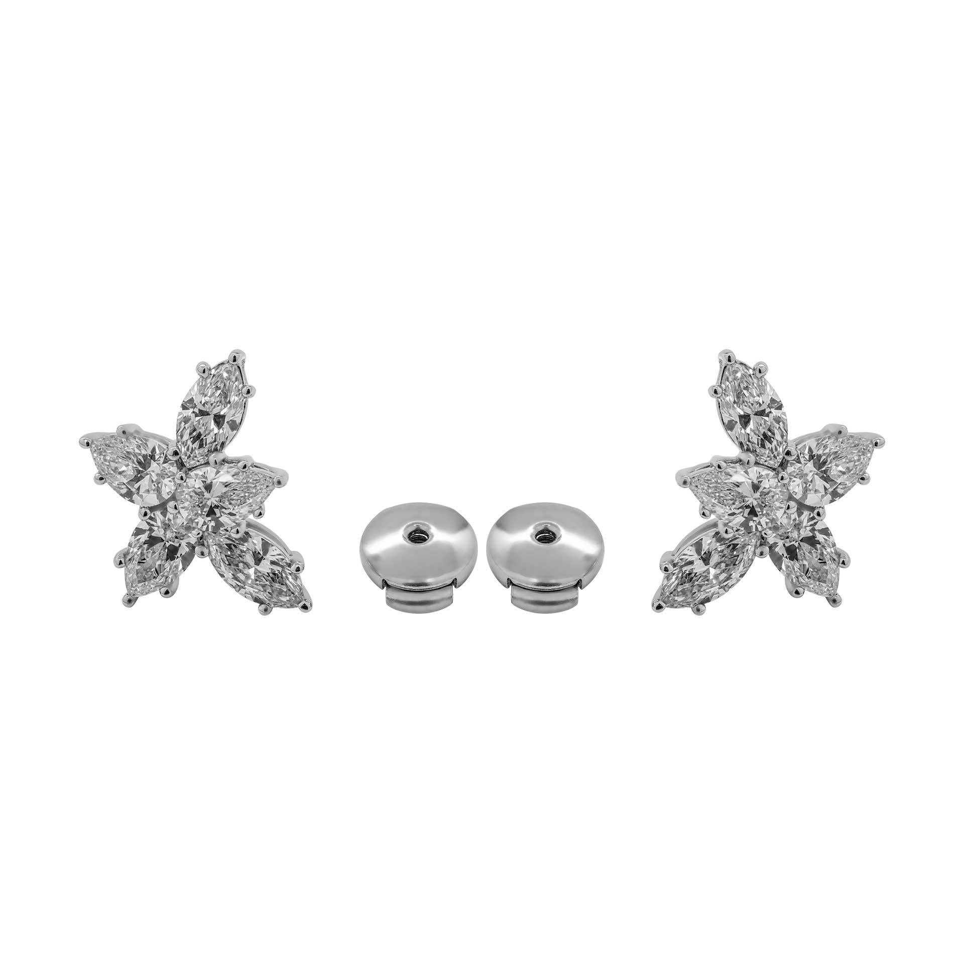 Diamond Cluster Earrings on Platinum In New Condition For Sale In New York, NY