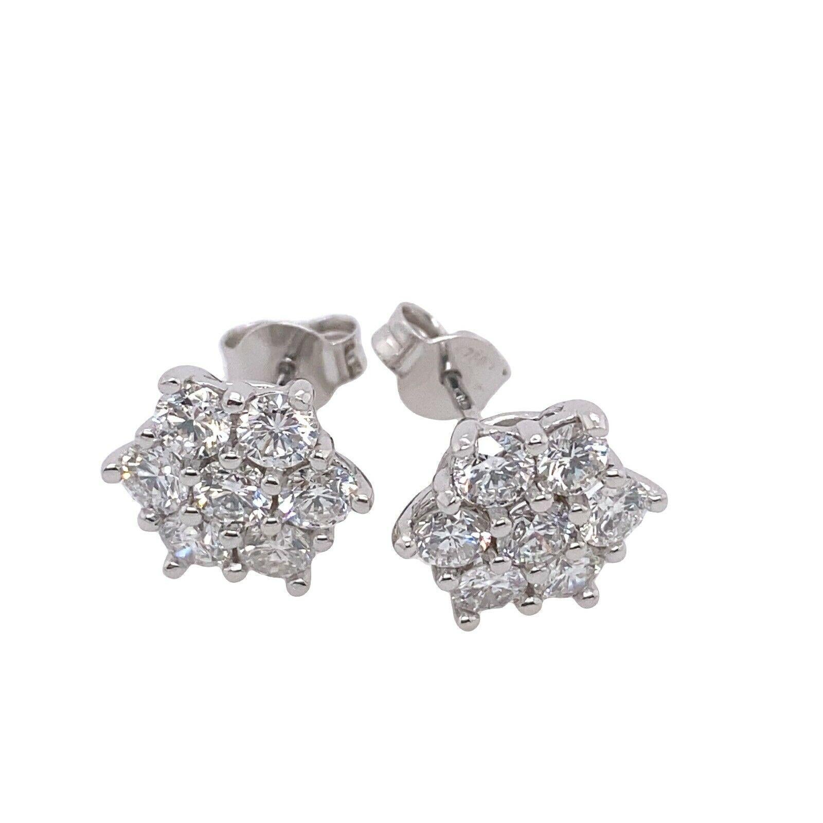 Diamond Cluster Earrings Set with 1.50ct G VS Total Diamonds in 18ct White Gold In New Condition For Sale In London, GB