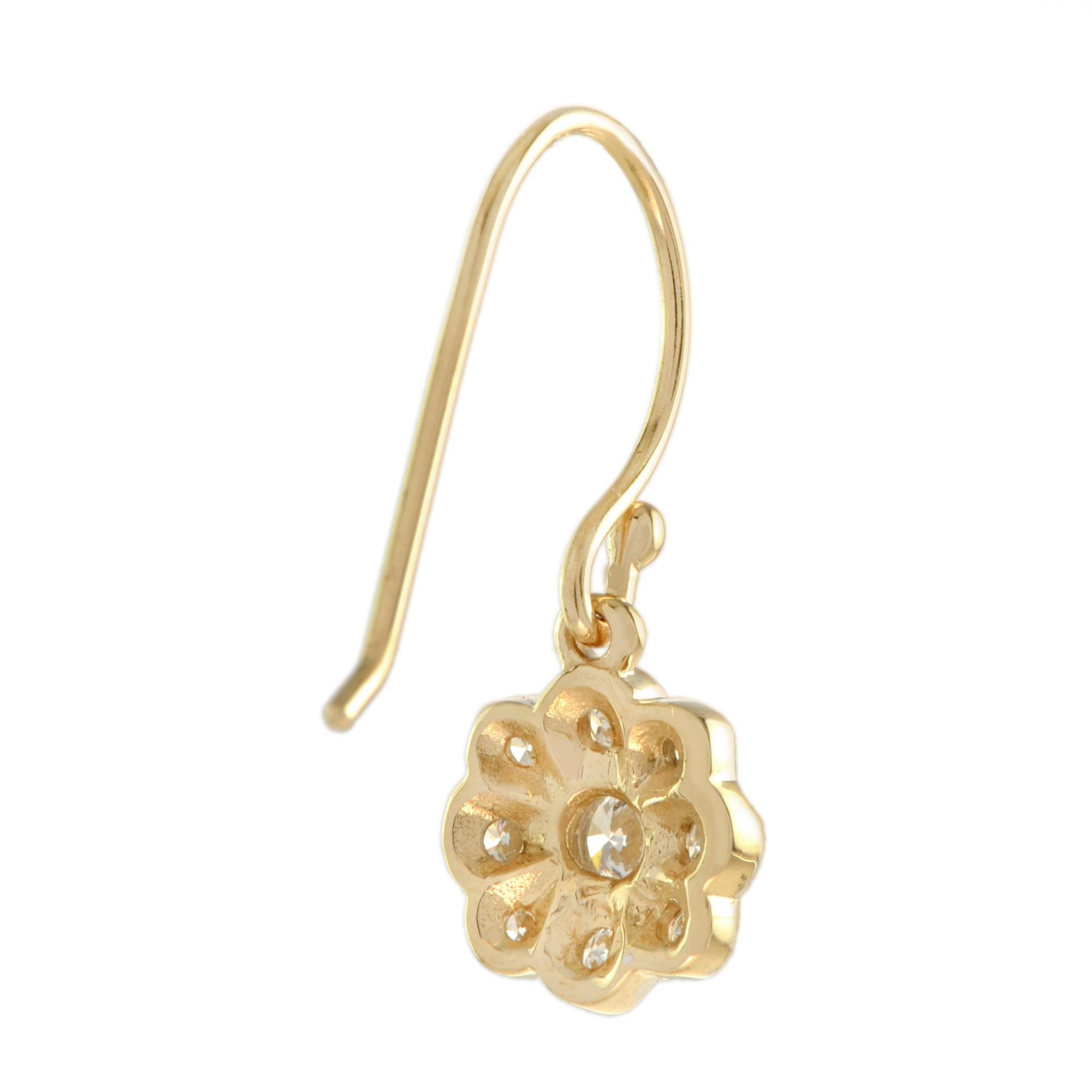 Taglio rotondo Orecchini a goccia con cluster di diamanti in stile edoardiano in oro giallo 14K in vendita