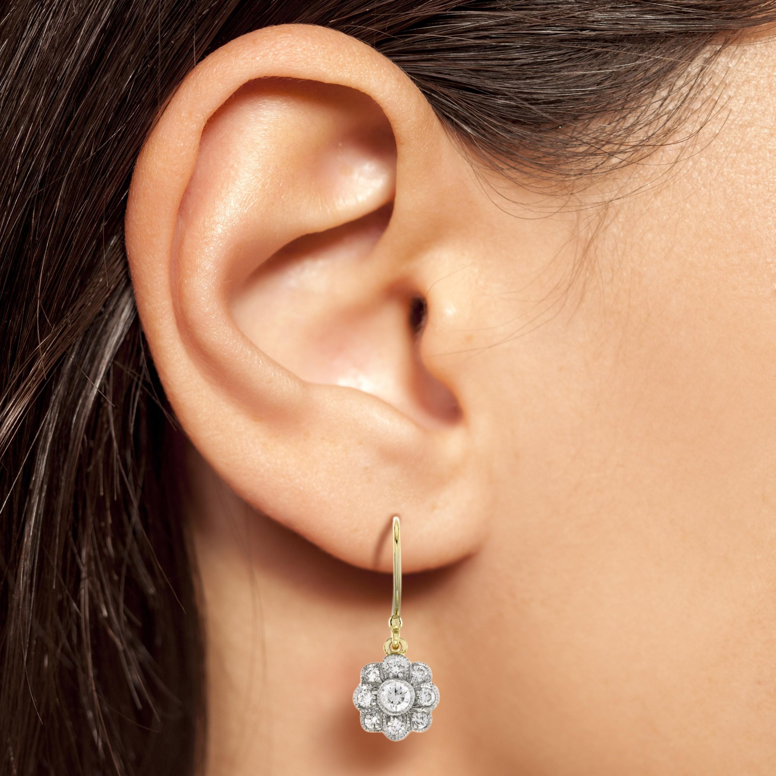 Donna Orecchini a goccia con cluster di diamanti in stile edoardiano in oro giallo 14K in vendita