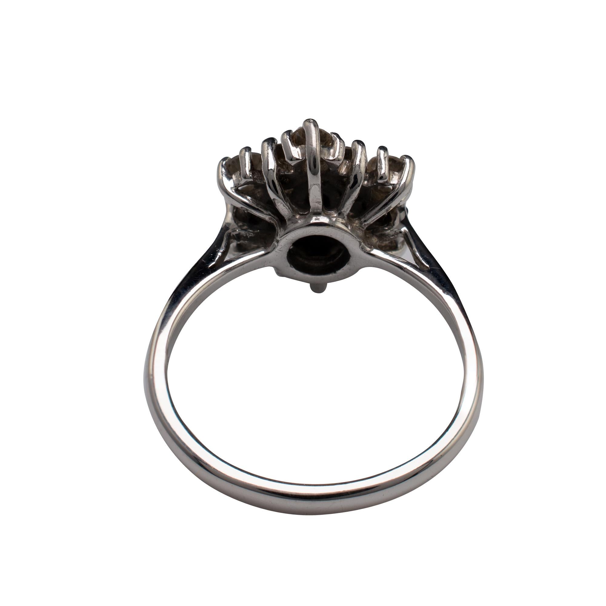 Contemporary Diamond Snowflake Cluster Ring, 18 karat White Gold - US Ring Size 7