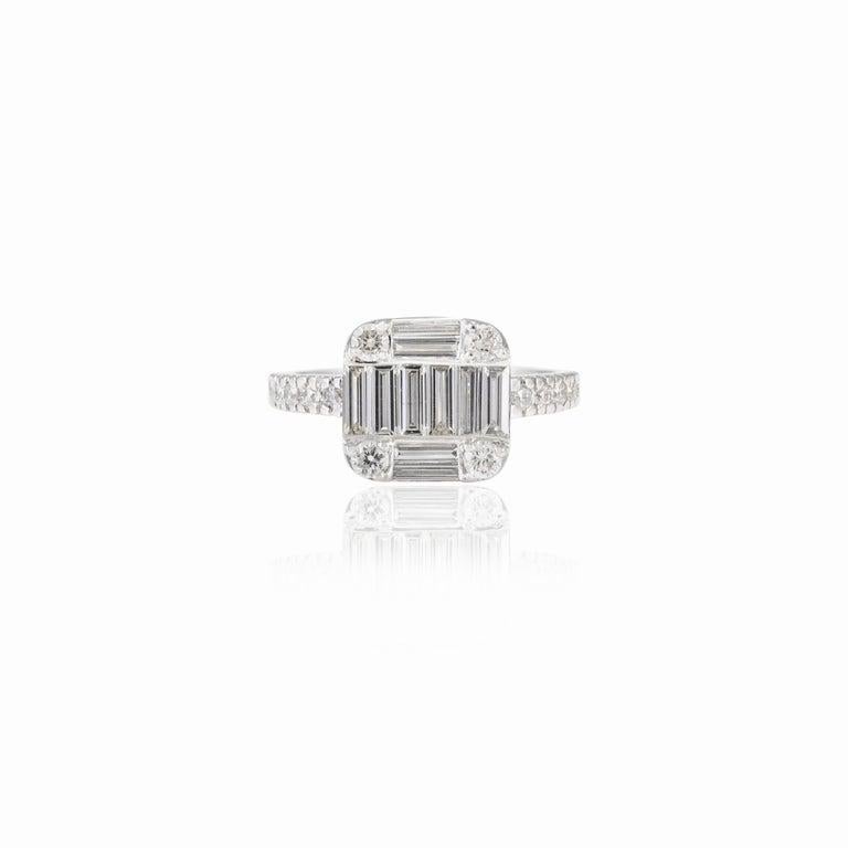 En venta: Anillo de compromiso con racimo de diamantes para mujer en oro blanco macizo de 18k  8