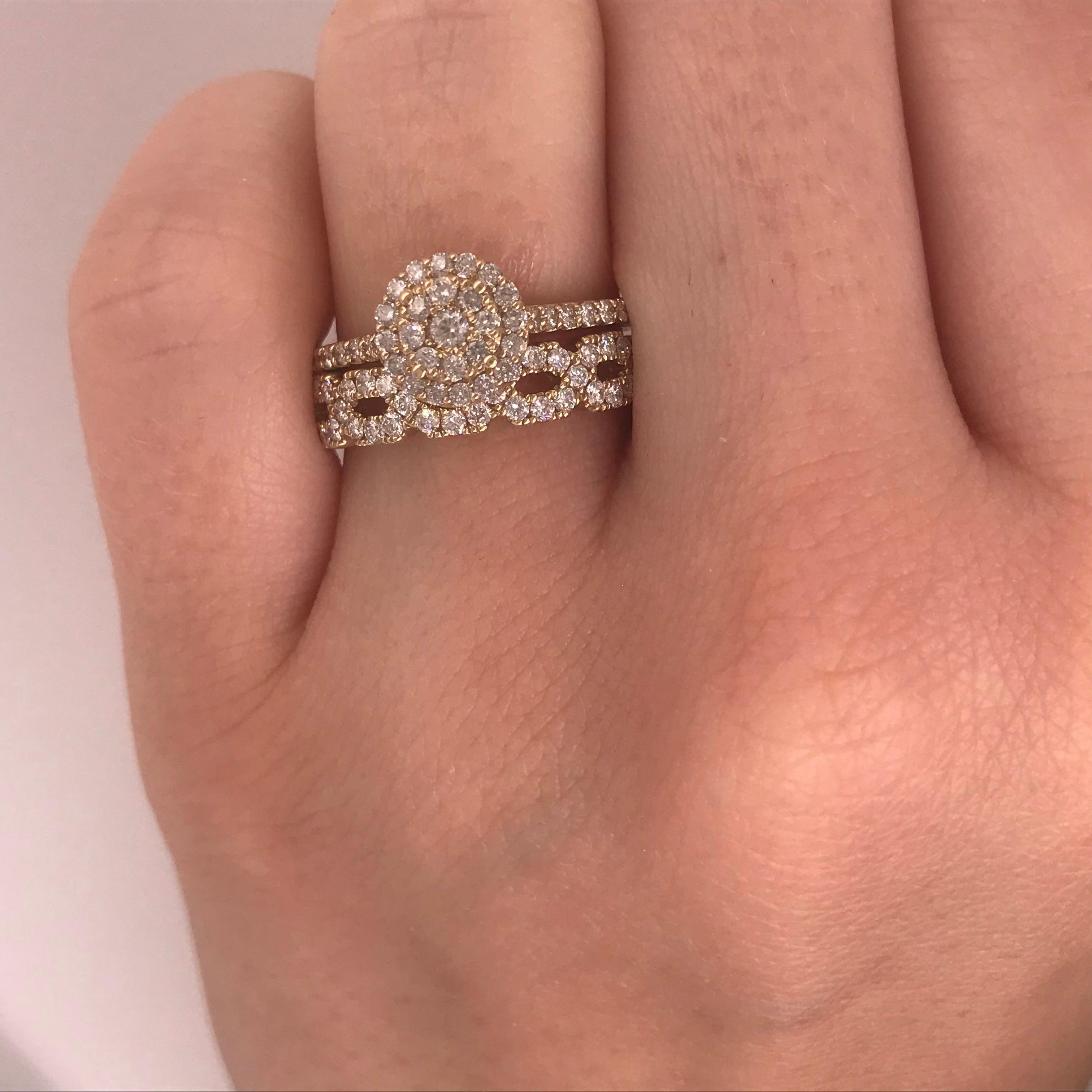 Diamond Cluster Ring with Half Carat '0.50 Carat' Diamonds in 14 Karat Gold For Sale 1