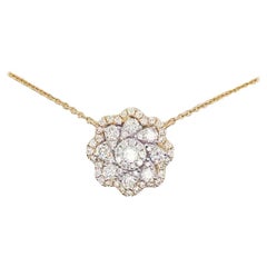 Collier fleur en or jaune 14 carats avec pendentif en forme de pavé de diamants et diamants