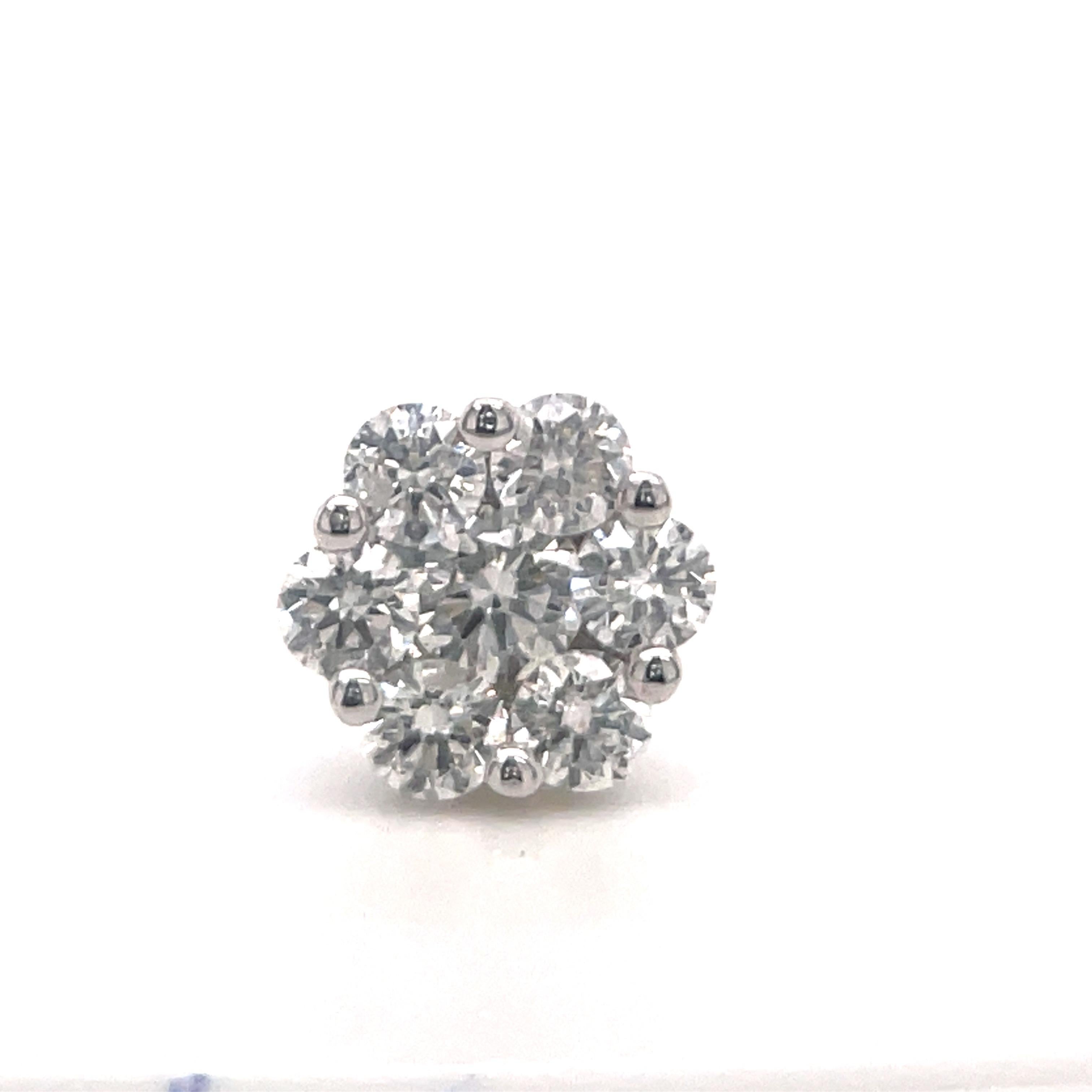 Diamond Cluster Flower Stud Earrings 1.04 Carats 14 Karat White Gold 1.6 Grams For Sale 5