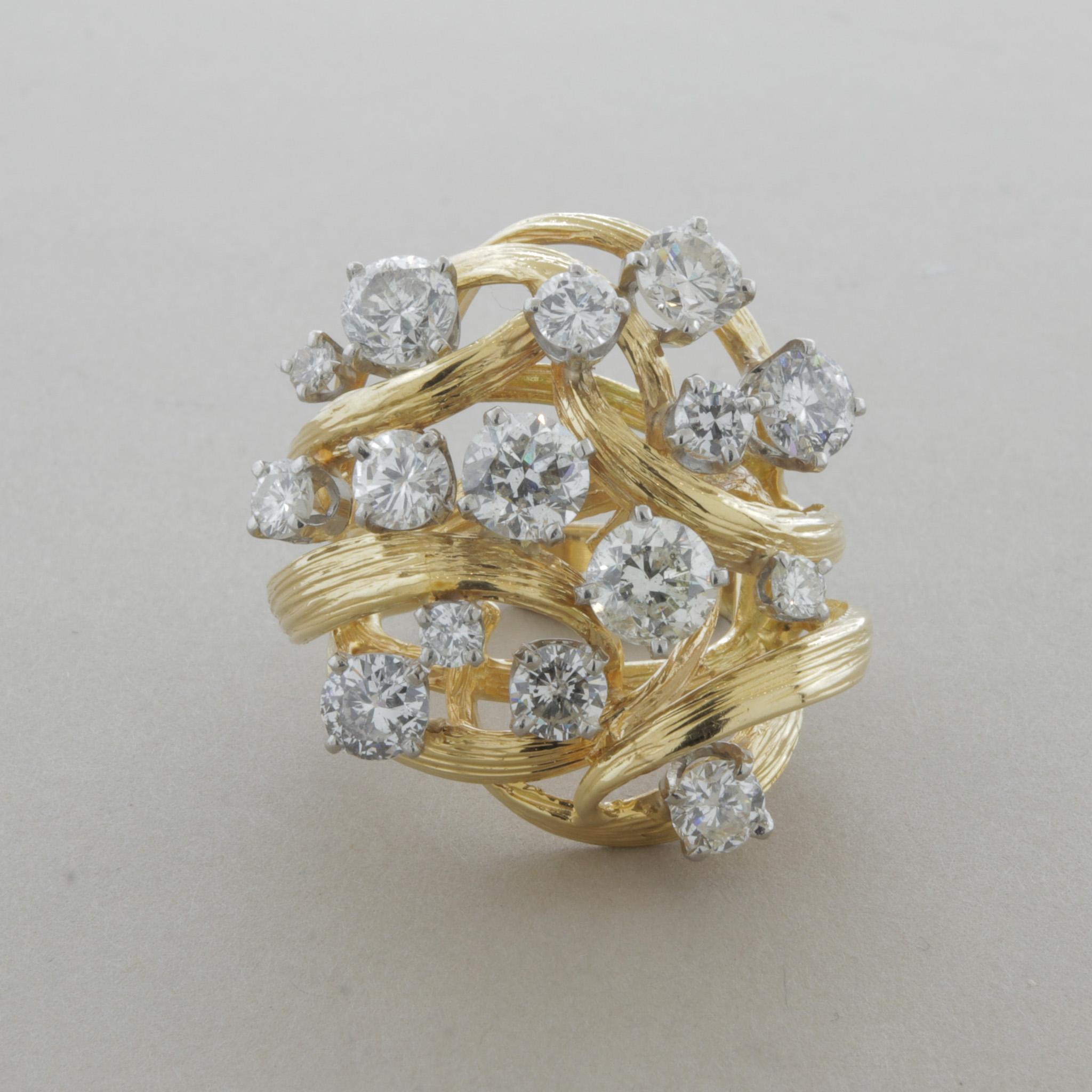 Round Cut Diamond Cluster Gold Cocktail Ring For Sale