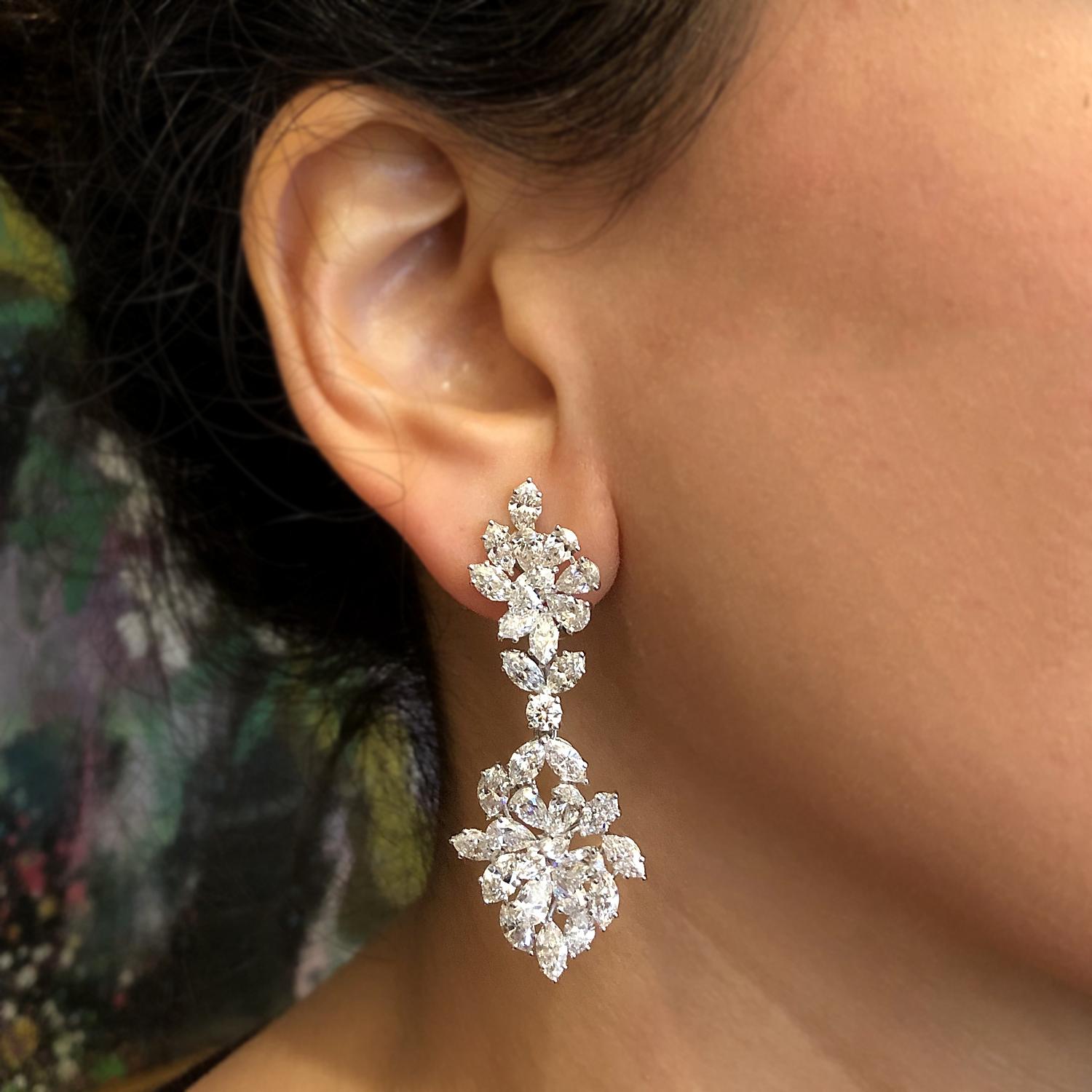 Women's Diamond Cluster Gold Drop Earrings For Sale