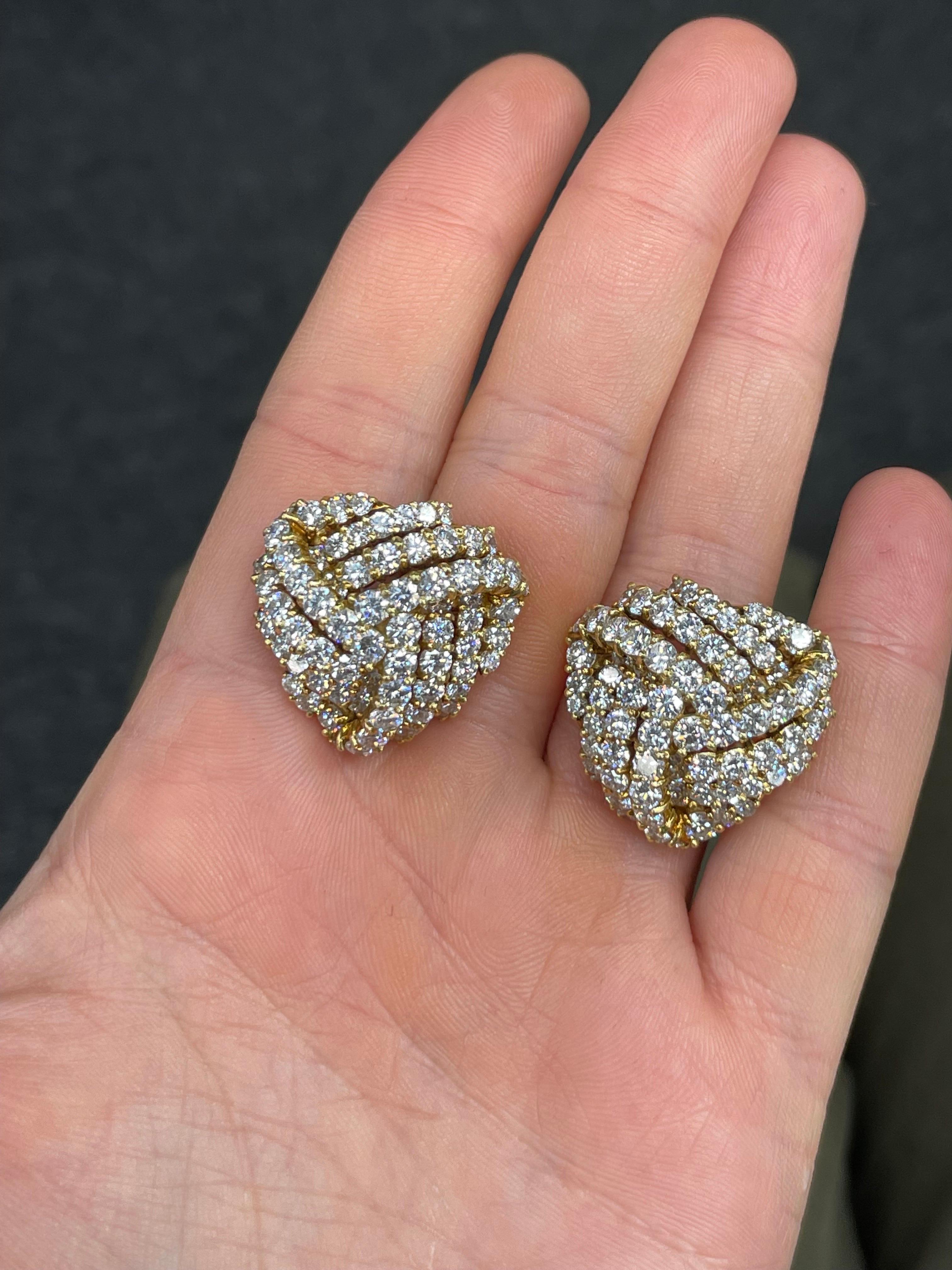 Round Cut Diamond Cluster Heart Motif Vintage Earrings 10 Carats 18 Karat Yellow Gold