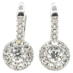 Boucles d'oreilles à fermoir à levier avec motif de grappe de diamants, en or blanc 14 carats