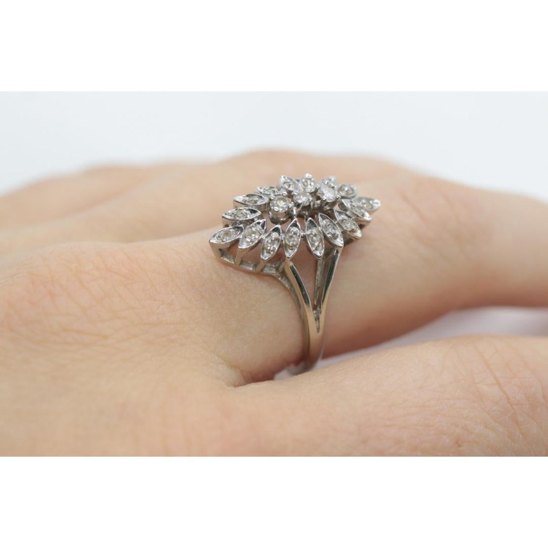 Anello Marquise con cluster di diamanti. Anello con diamante. Anello in oro 14k. Diamante multiplo in vendita 2
