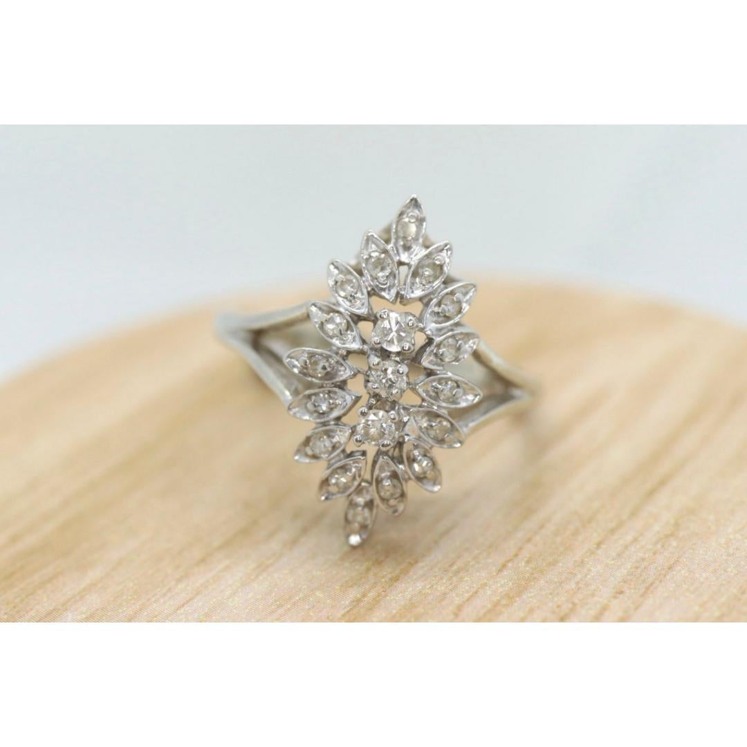 Anello Marquise con cluster di diamanti. Anello con diamante. Anello in oro 14k. Diamante multiplo in vendita 4