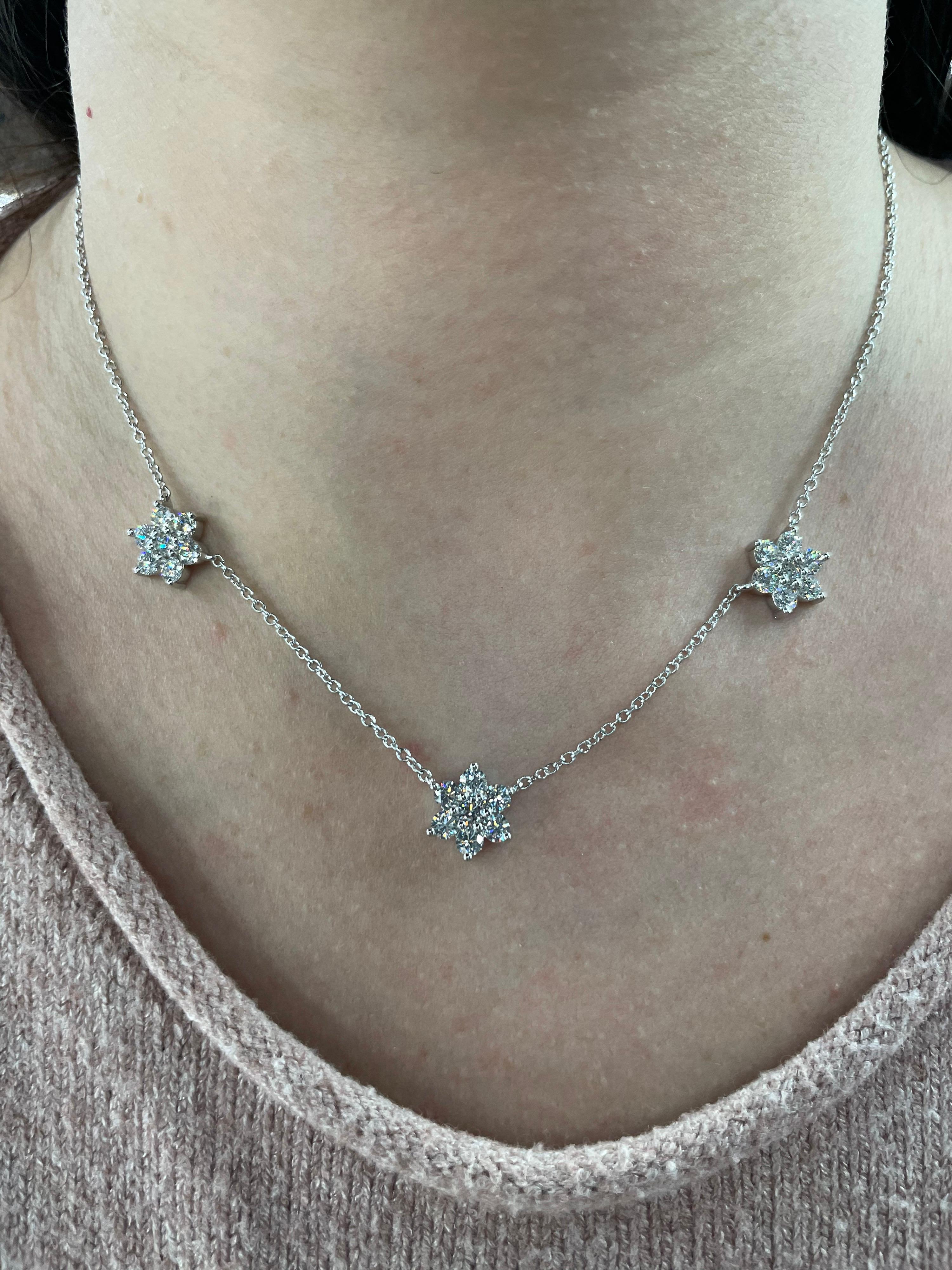 Diamond Cluster Necklace 3.08 Carats 14 Karat White Gold For Sale 6