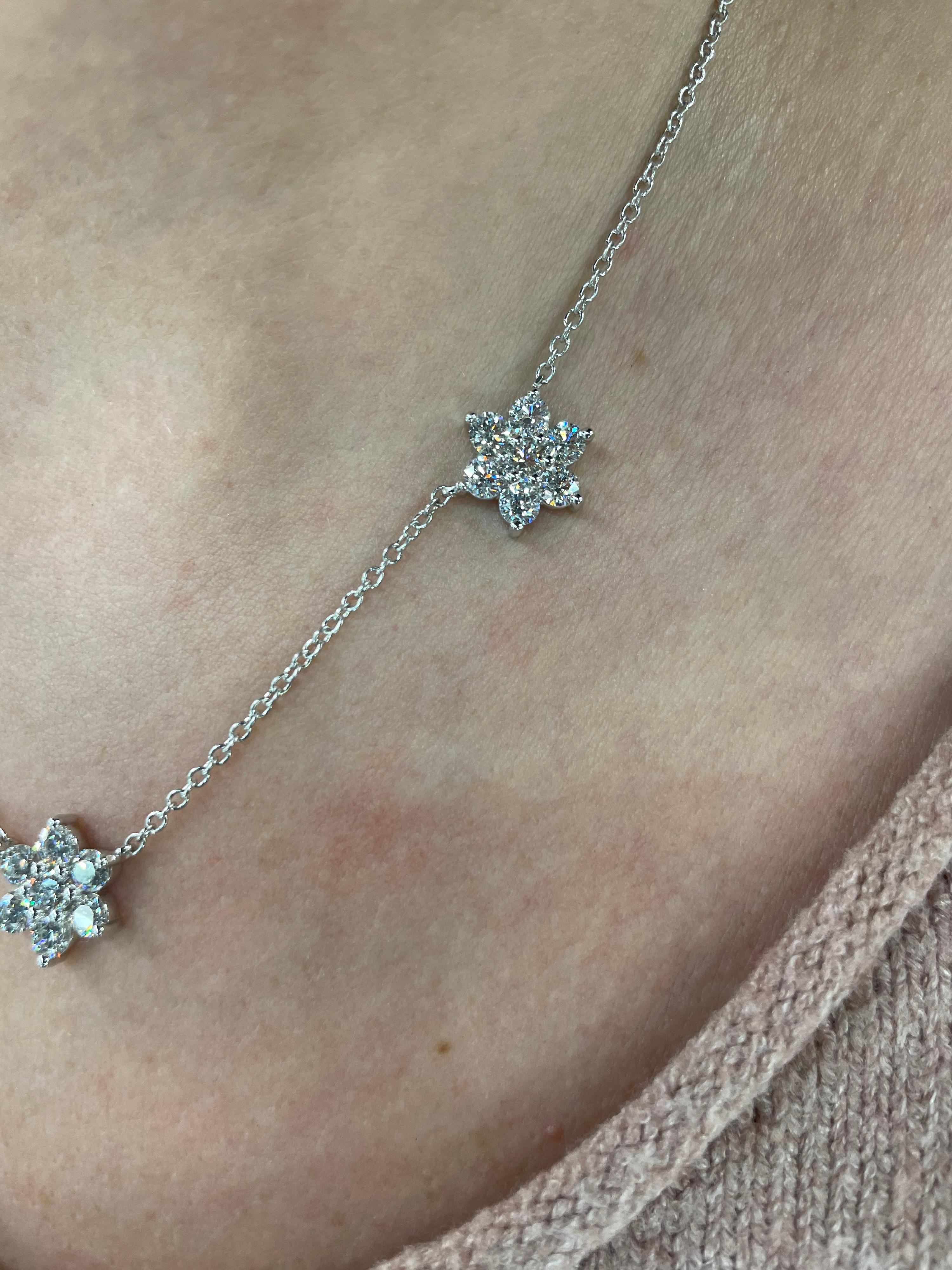 Collana a grappolo di diamanti 3,08 carati in oro bianco 14 carati in vendita 7