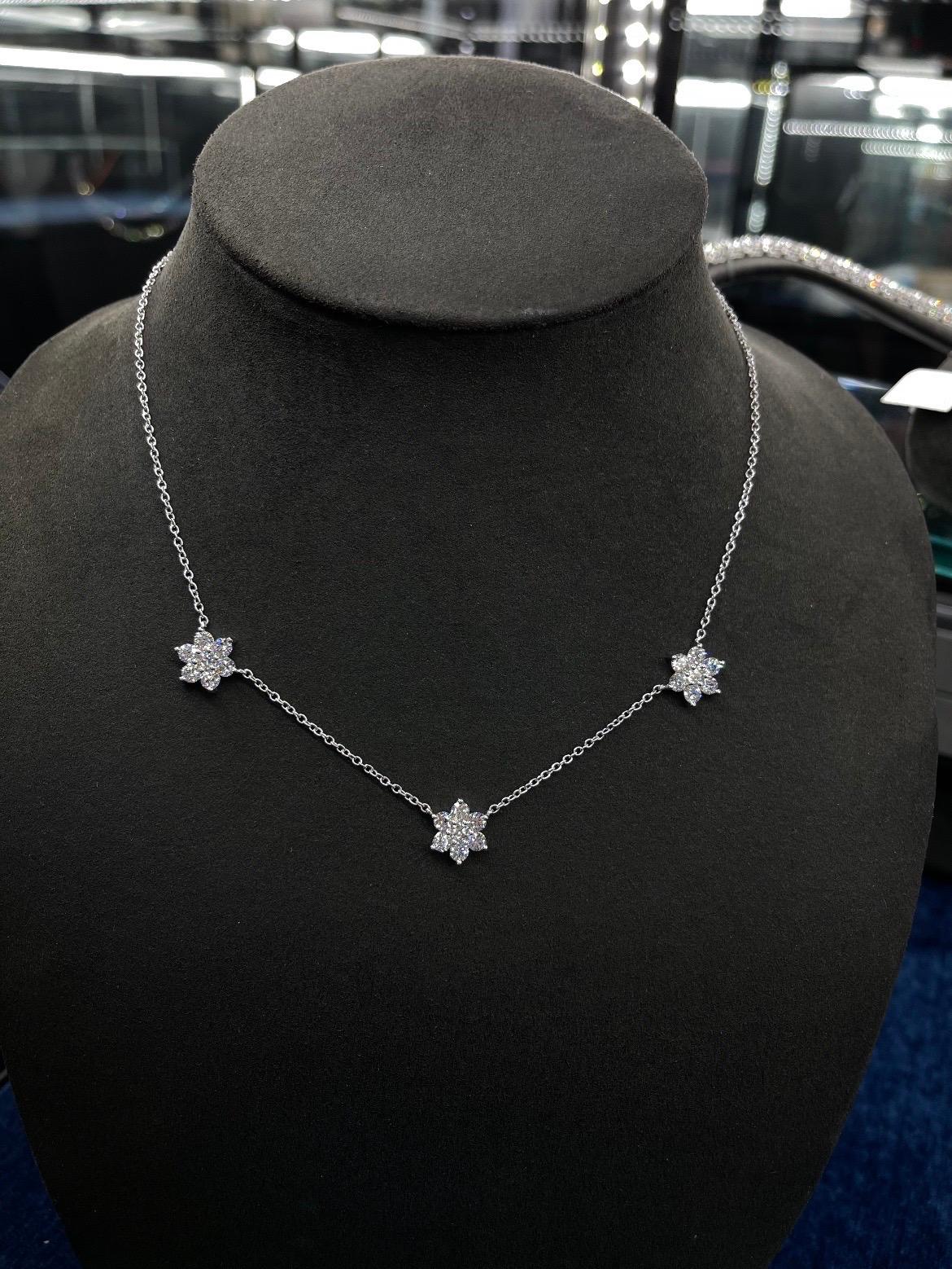 Diamond Cluster Necklace 3.08 Carats 14 Karat White Gold For Sale 1