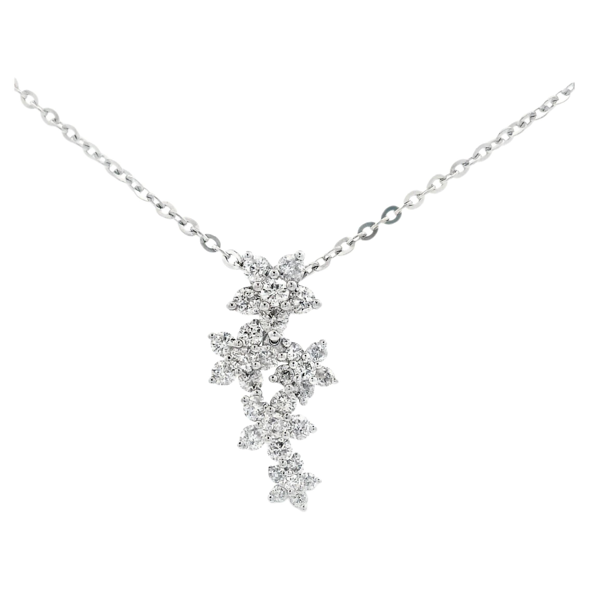 Collier pendentif grappe de diamants 0,58 carat en or blanc 14K