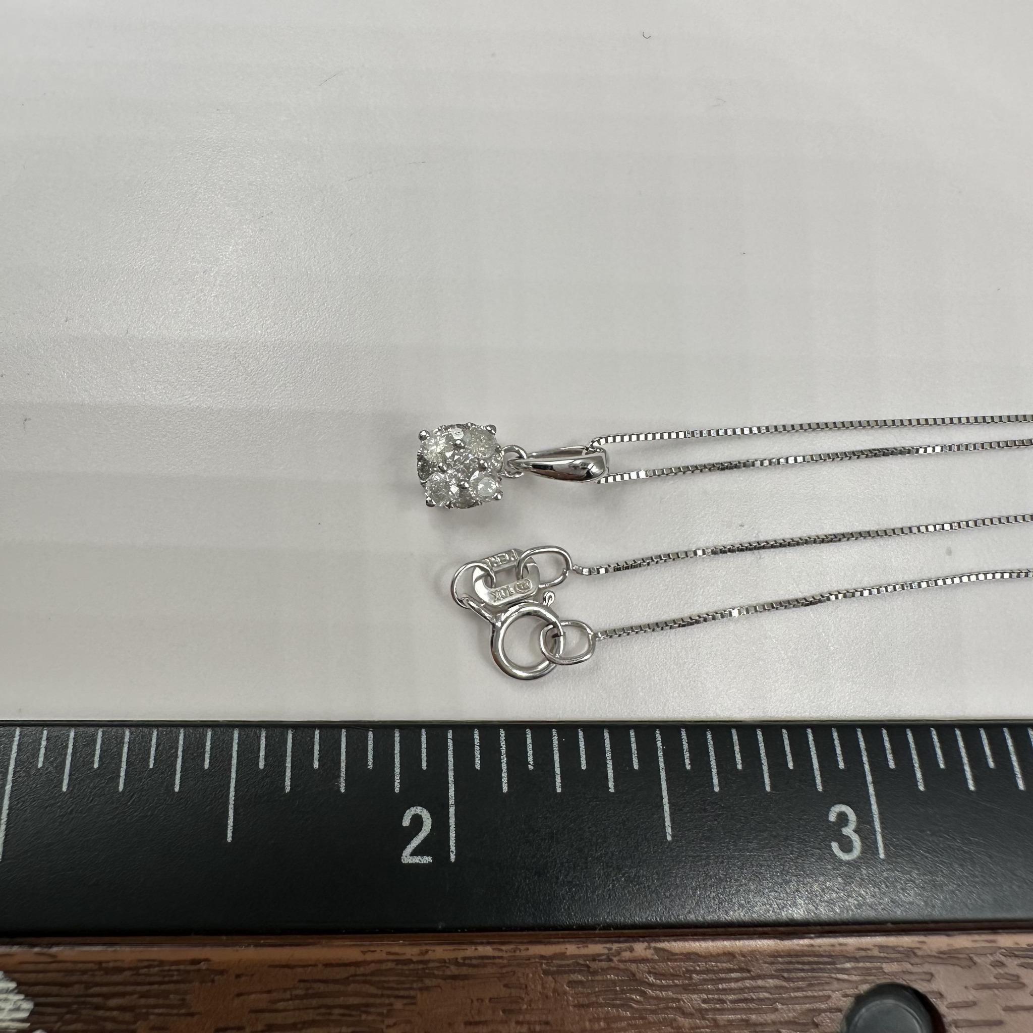 Diamant-Cluster-Anhänger Halskette in 10kt Weißgold - 0,25ctw, 18in, New für Damen oder Herren im Angebot