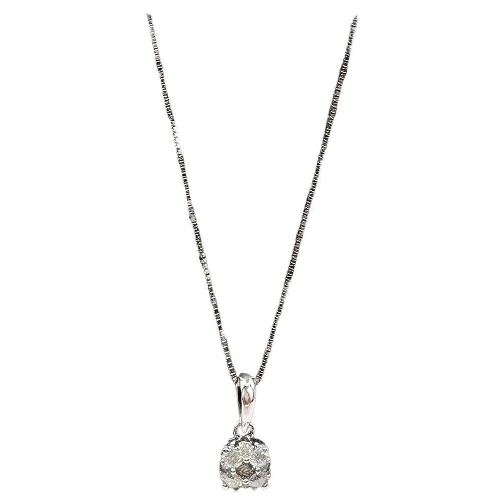 Diamant-Cluster-Anhänger Halskette in 10kt Weißgold - 0,25ctw, 18in, New im Angebot