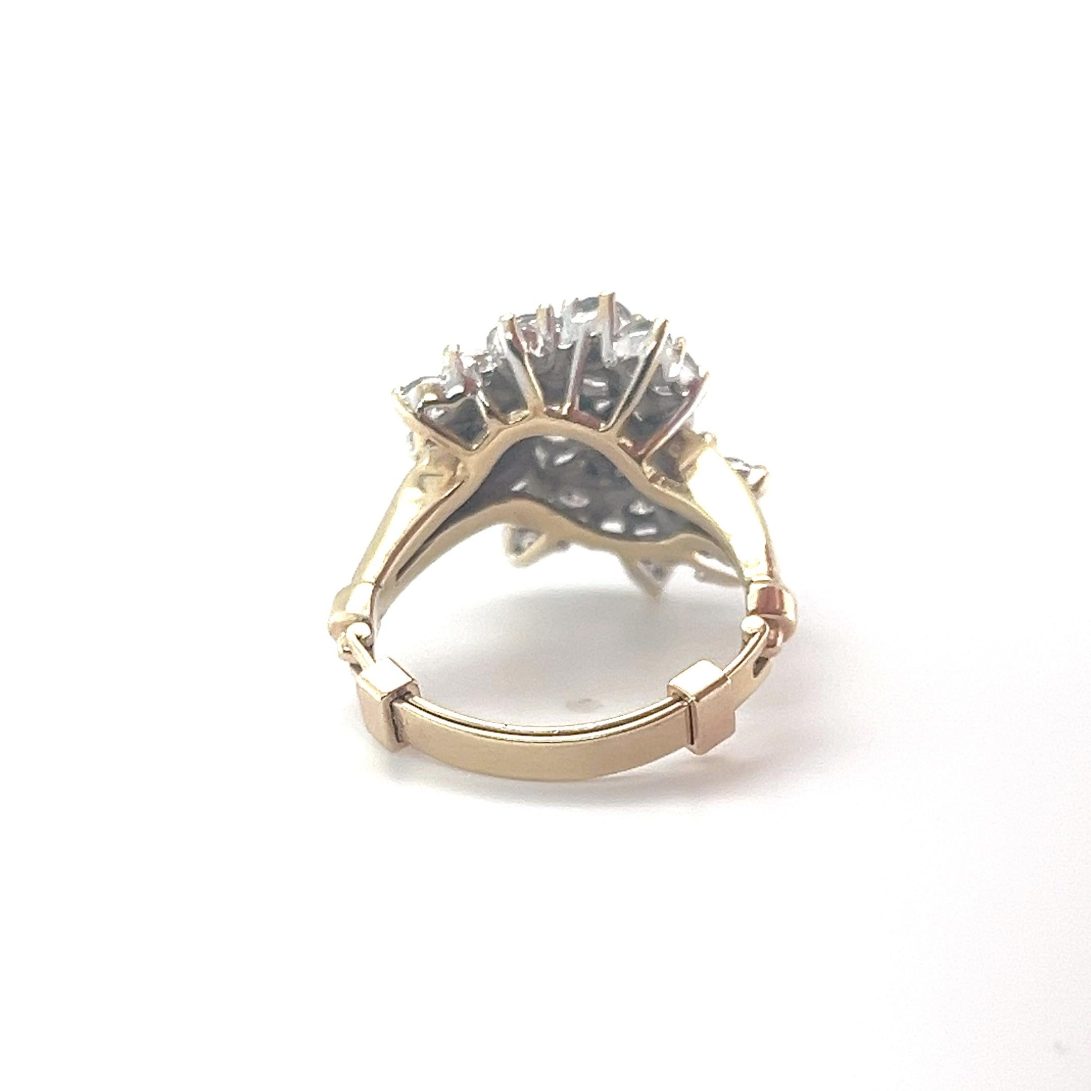 Contemporary Diamond Cluster Ring 2.5 Ct G-H VS in 14kt White & Yellow Gold Adjustable For Sale