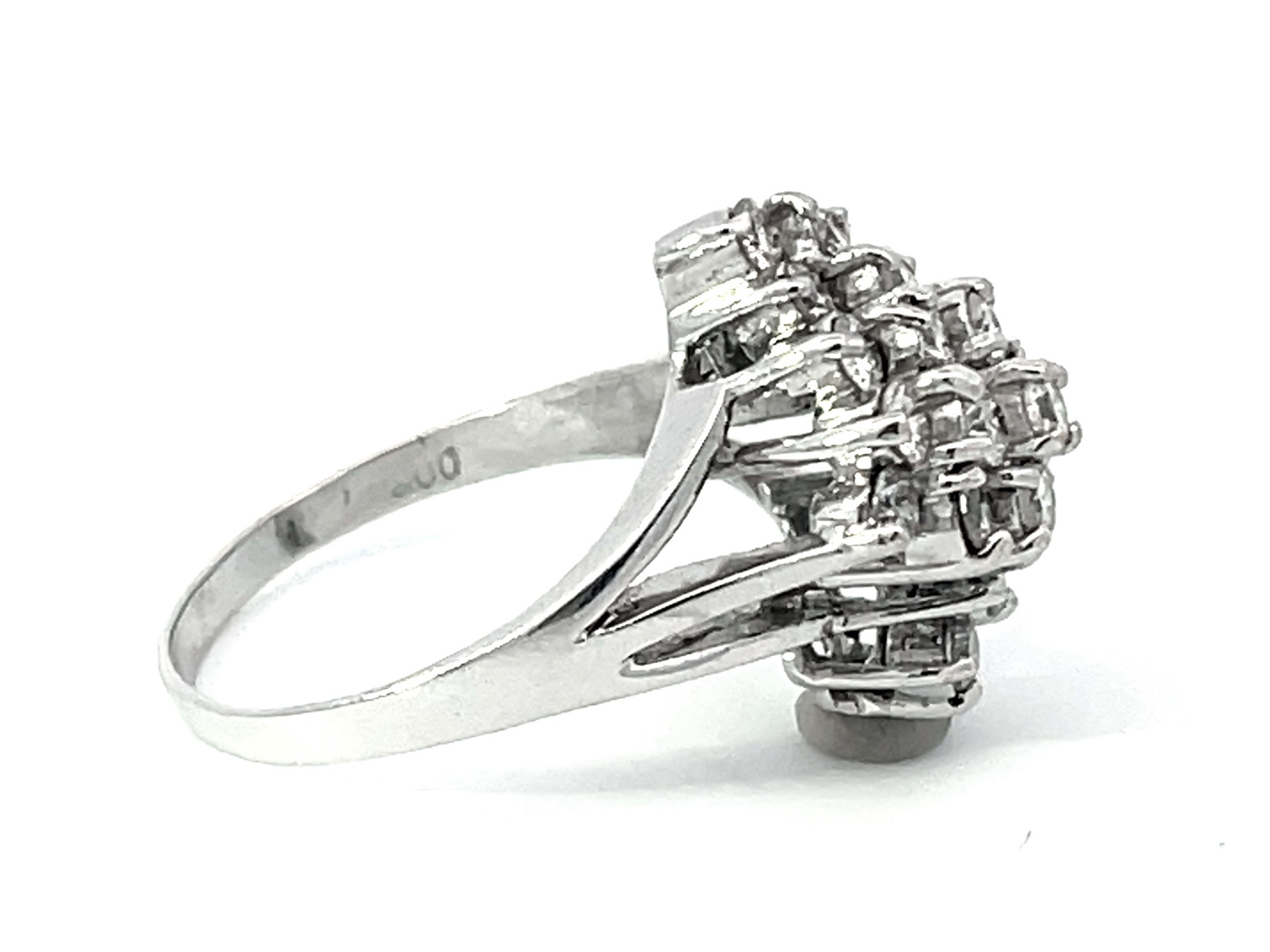 Diamond Cluster Ring in 14k White Gold In Excellent Condition For Sale In Honolulu, HI
