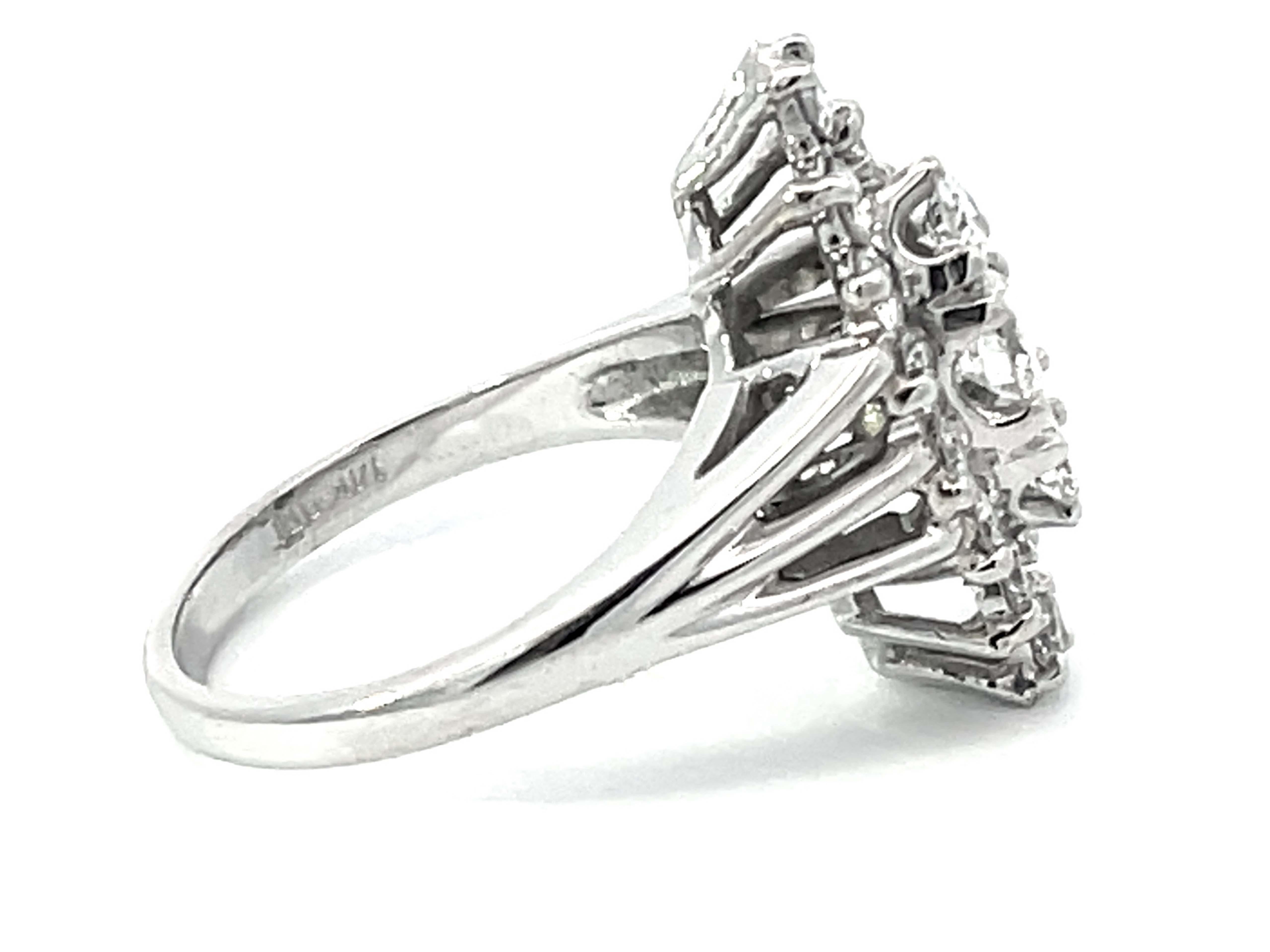Diamond Cluster Ring in 14k White Gold In Excellent Condition For Sale In Honolulu, HI
