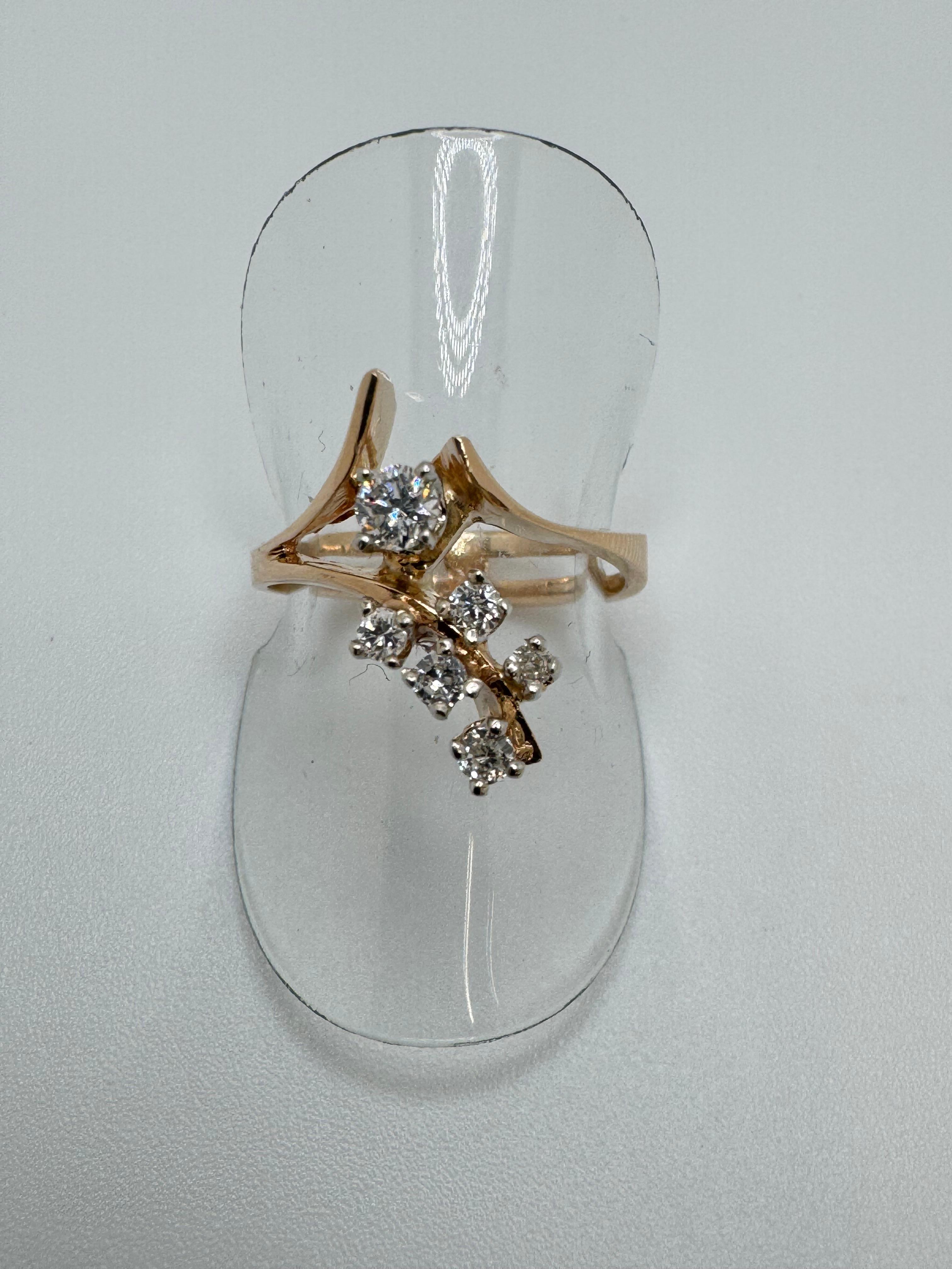 Diamant Cluster Ring in 14K Gelbgold im Zustand „Gut“ im Angebot in Palm Desert, CA