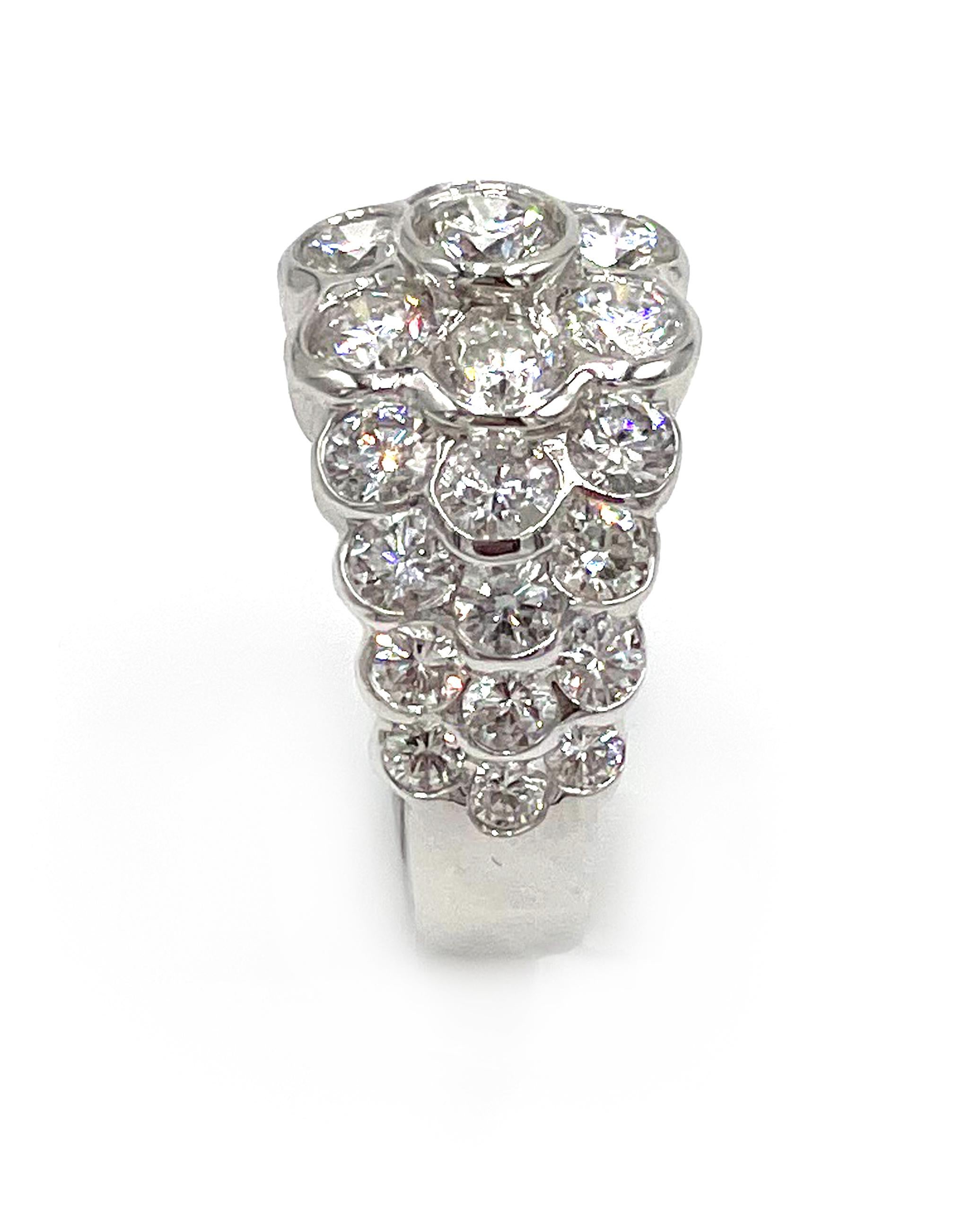 Women's Diamond Cluster Ring in 18K White Gold For Sale