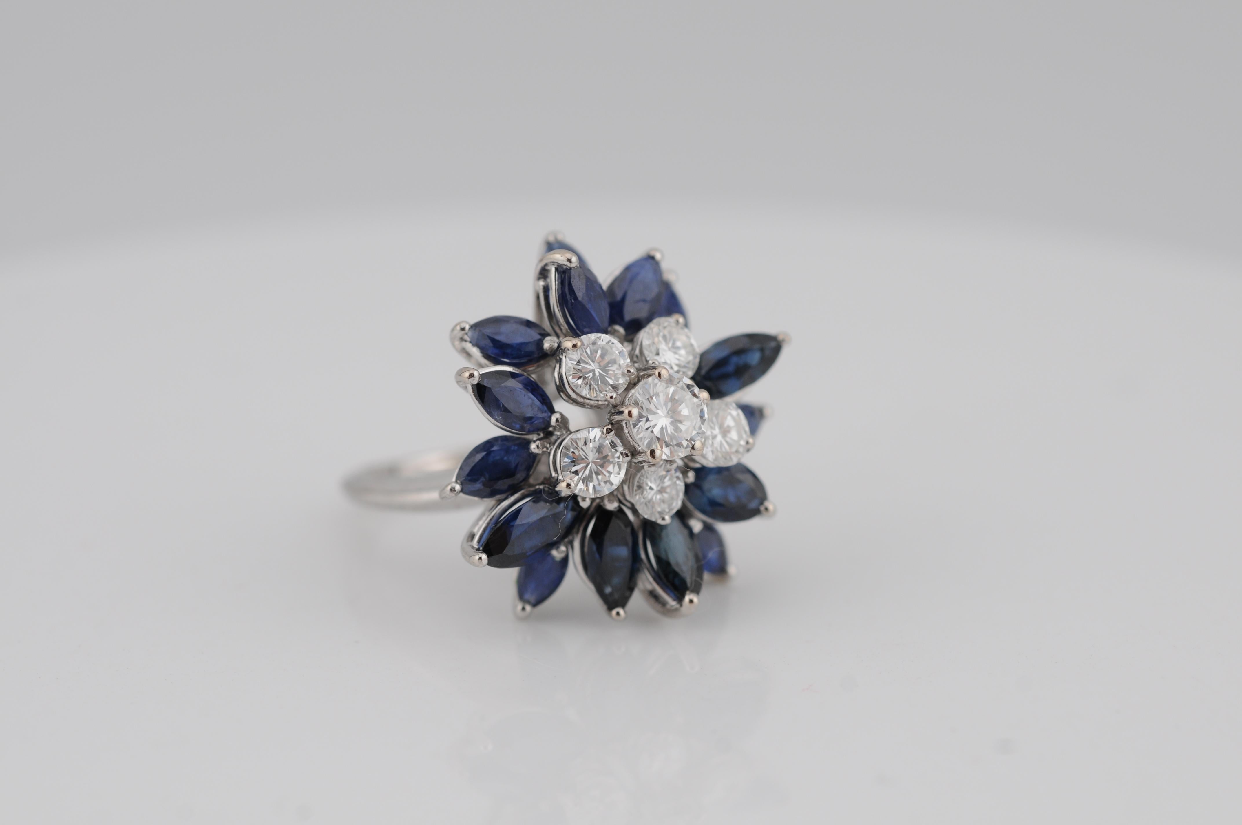 Diamant-Cluster-Ring aus 18k Weißgold im Angebot 3