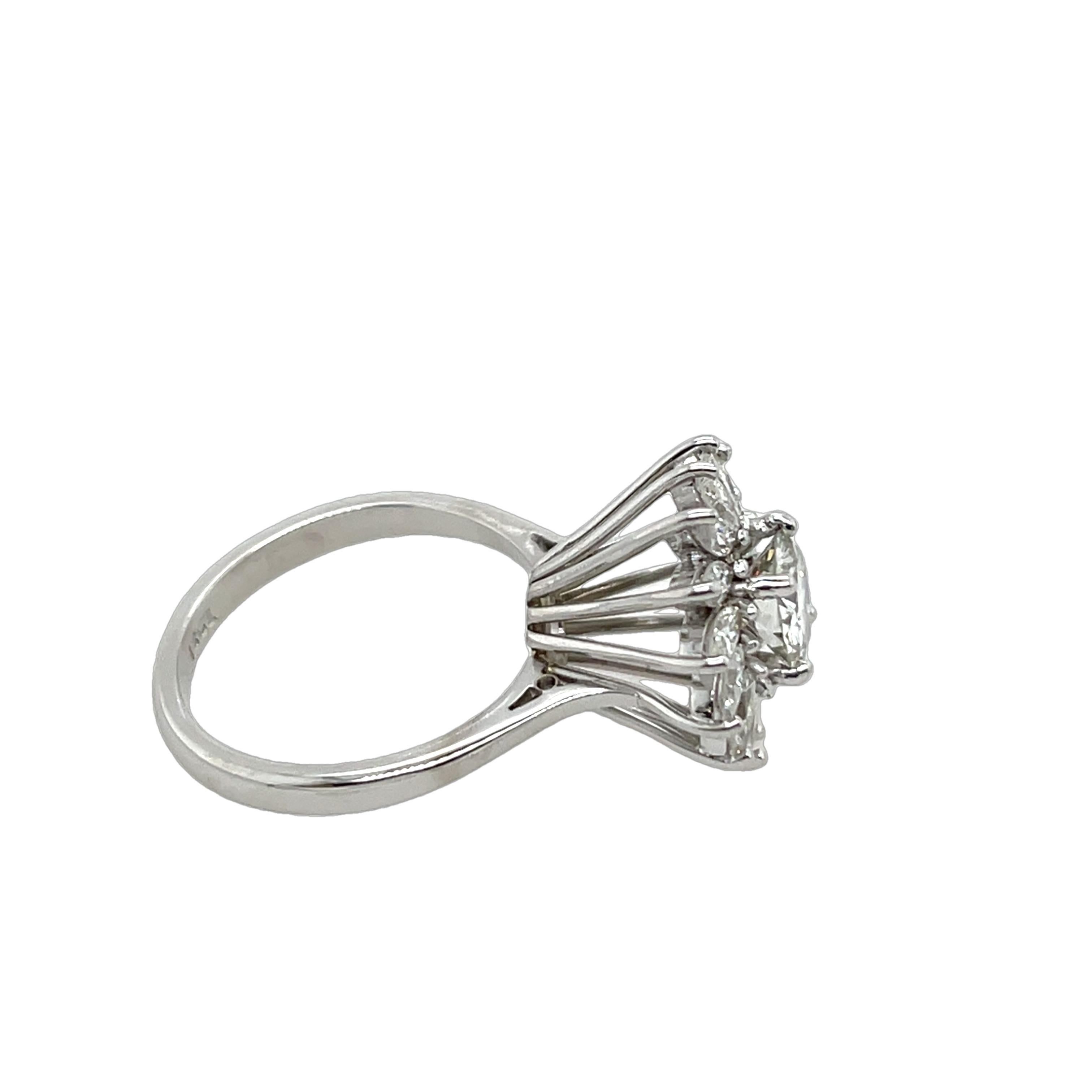 Bague grappe de diamants en or blanc 18 carats, 1,75 carat en vente 1