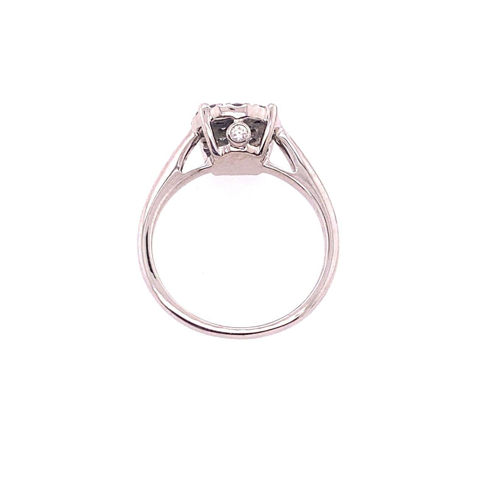 Round Cut Diamond Cluster Ring Set with 0.35ct of Round Diamonds in 18ct White Gold For Sale