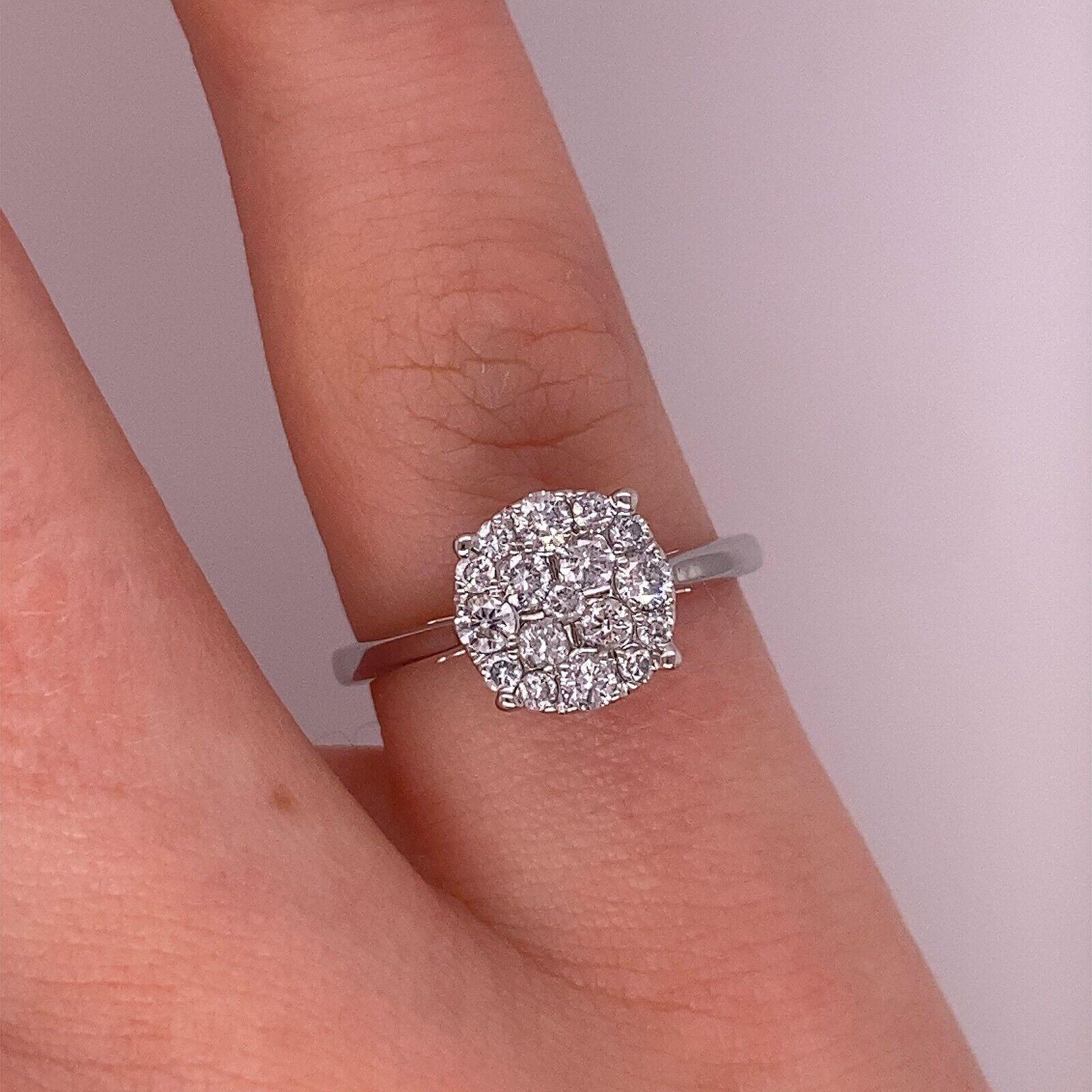 Women's Diamond Cluster Ring Set with 0.35ct of Round Diamonds in 18ct White Gold For Sale