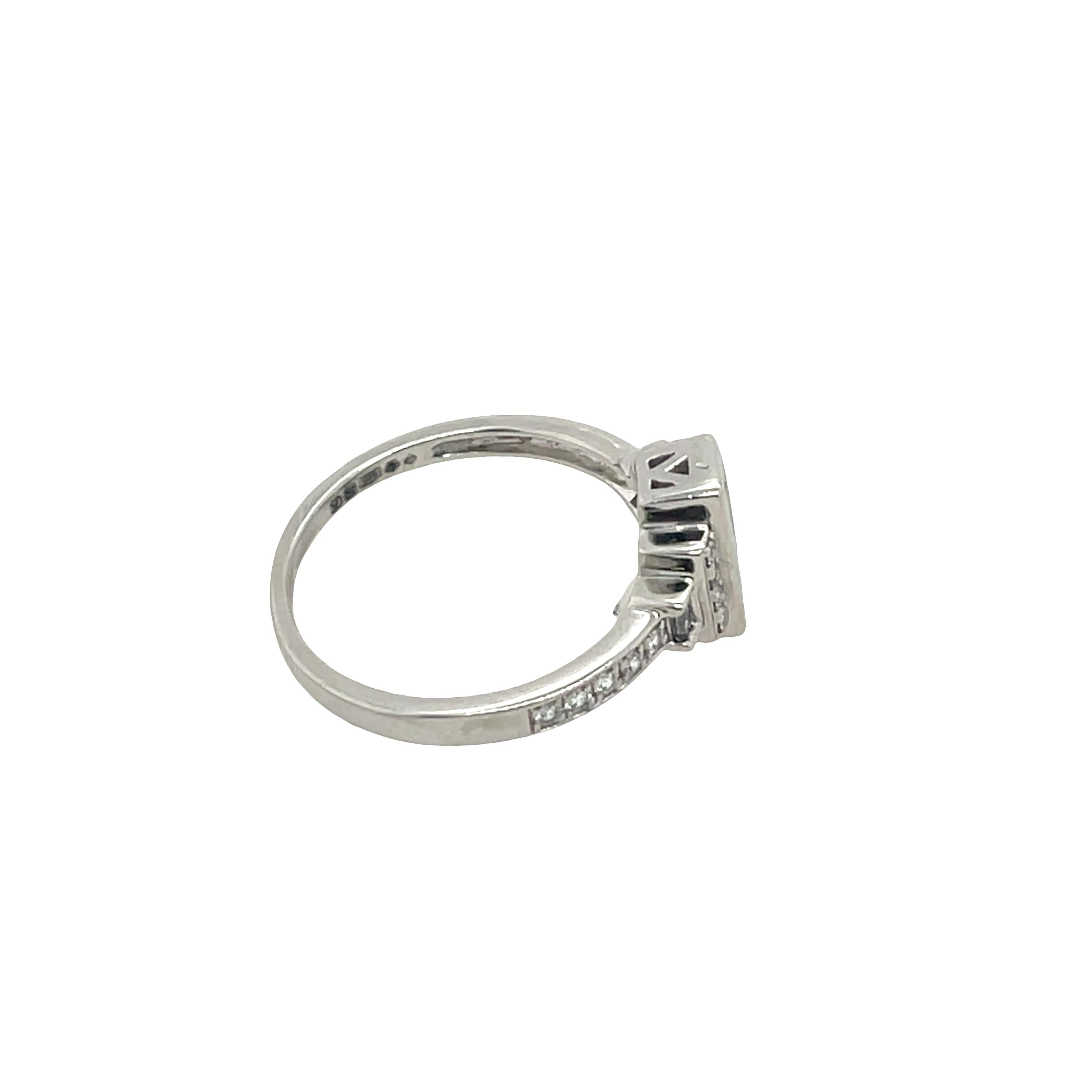Anillo de diamantes en racimo con 0,40 ct engastados en platino en venta 1