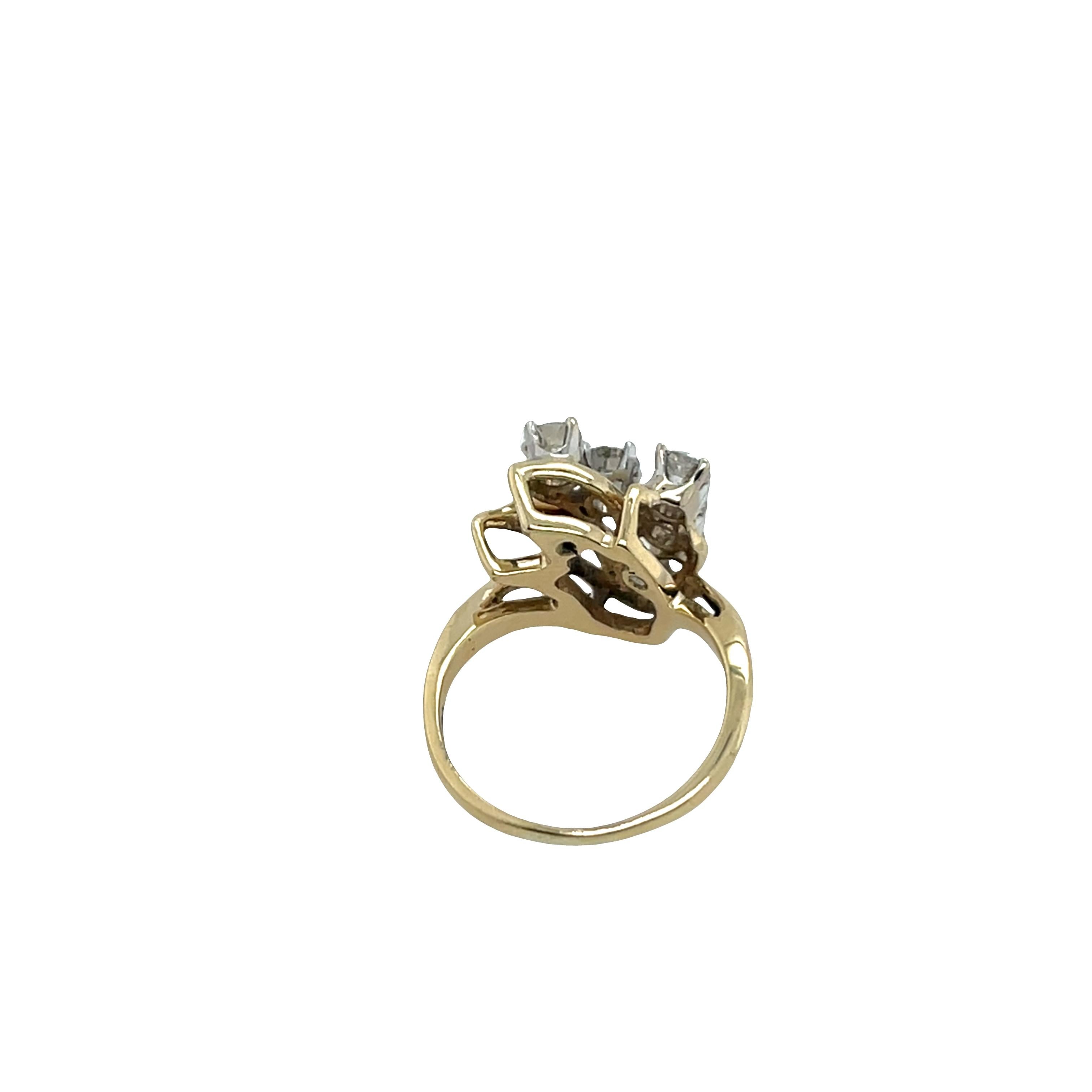 Diamant-Cluster-Ring mit 0,60ct in 14ct Gelb- und Weißgold im Angebot 1