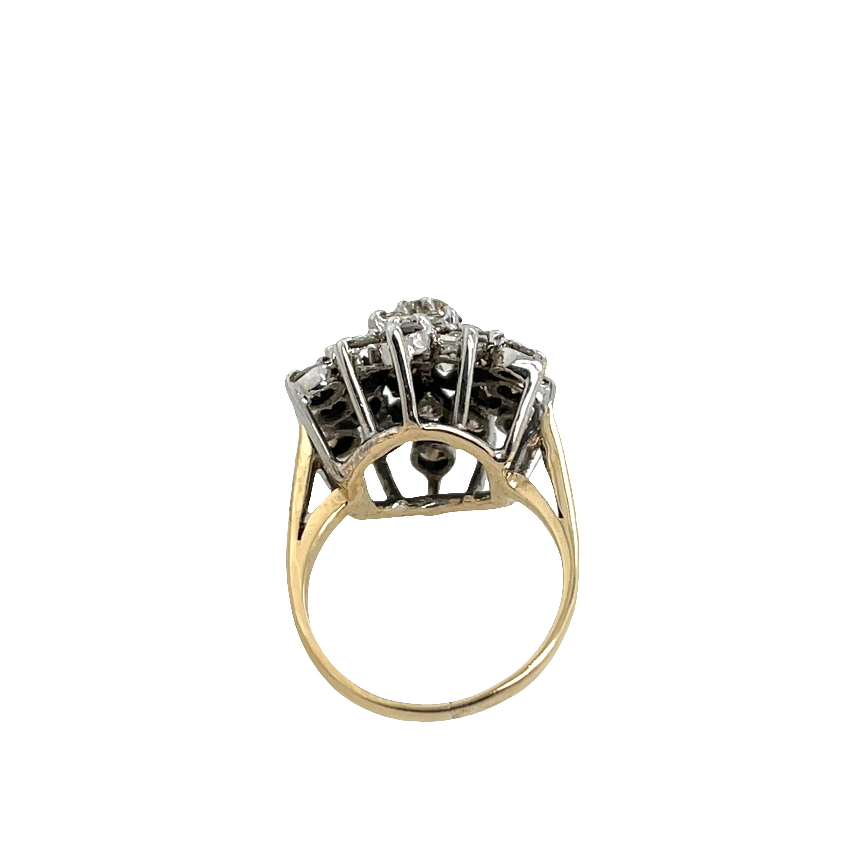 Round Cut Diamond Cluster Ring Set with 1.0ct In 9ct Yellow & White Gold For Sale