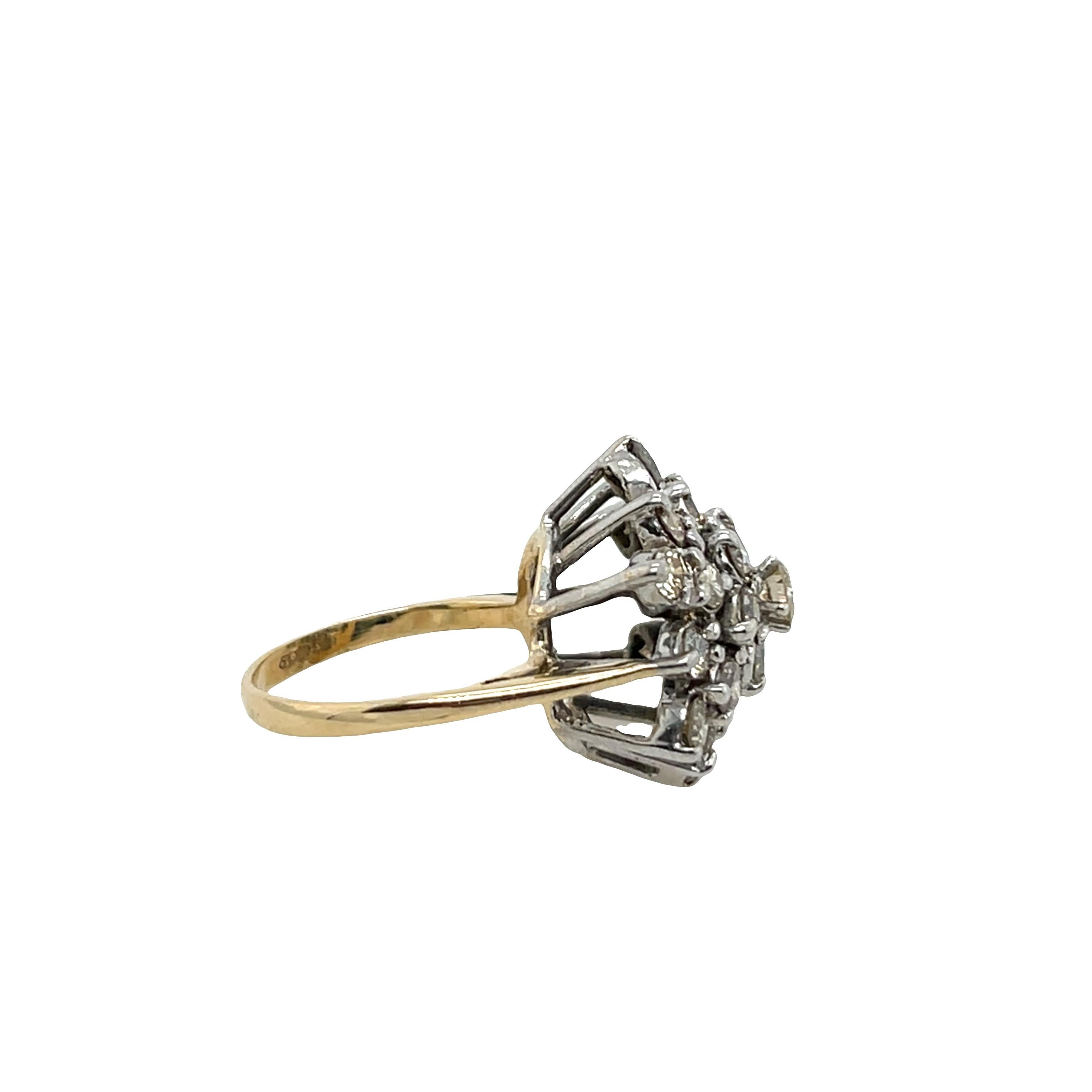 Diamond Cluster Ring Set with 1.0ct In 9ct Yellow & White Gold In Excellent Condition For Sale In London, GB