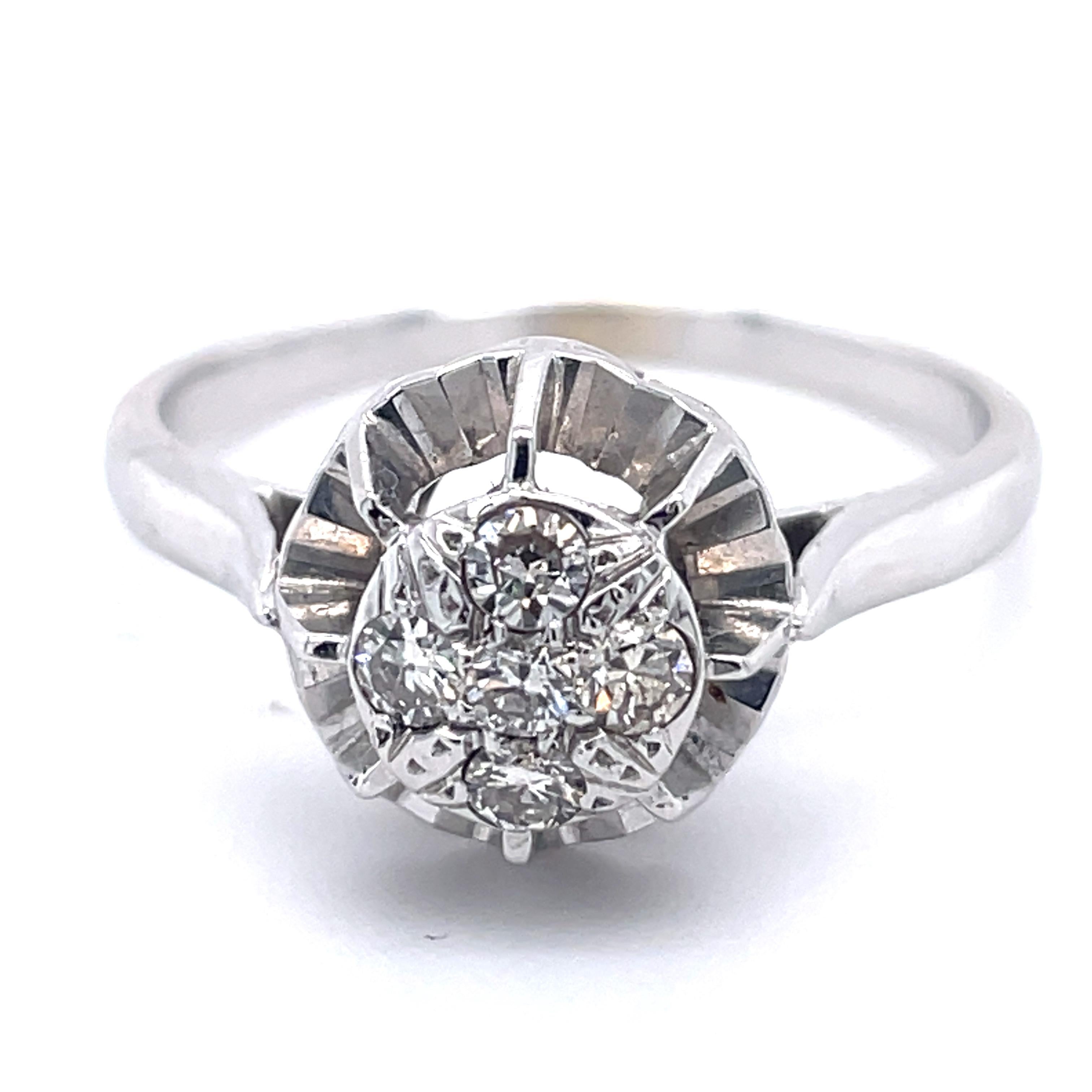 Diamond Cluster Ring, White gold 18K, 0.2ct Diamonds, Reflector Detailed Ring

Jewelry Material: White Gold 18k (the gold has been tested by a professional)
Total Carat Weight: 0.20ct (Approx.)
Total Metal Weight: 4.37g
Size: 9 US \ 18.89mm (inner
