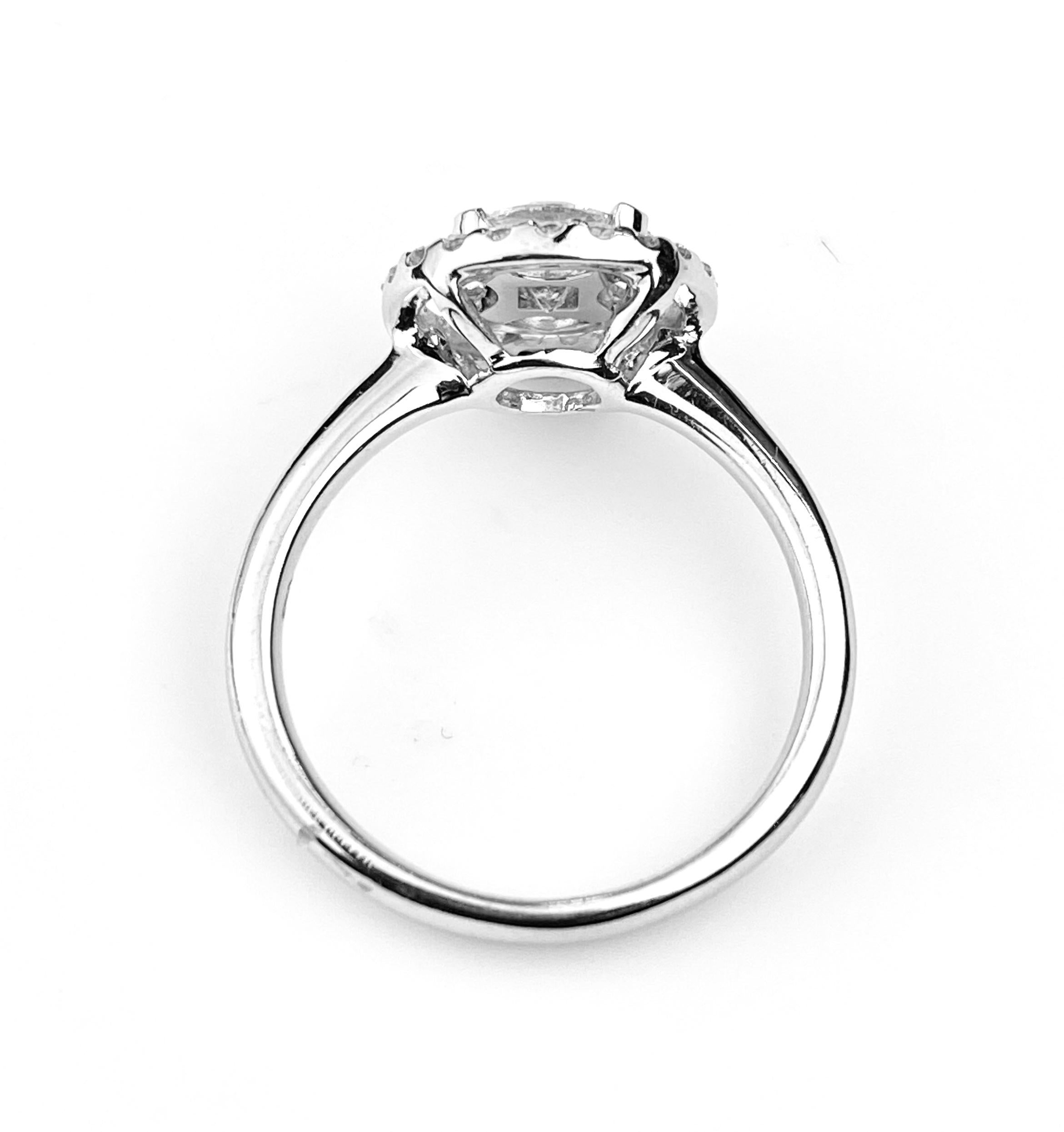 Contemporary Diamond Cluster Ring with Round, Marquise and Princess Cut Diamonds For Sale