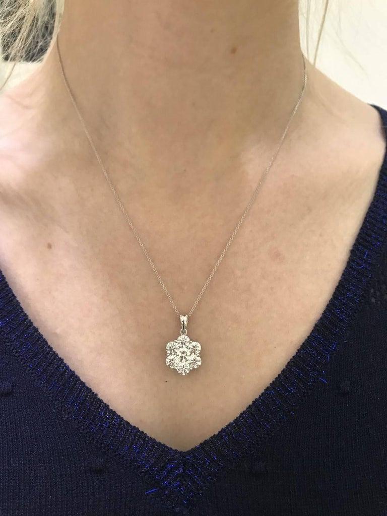 Diamond Cluster Round 0.33 Carat Pendant 18 Karat White Gold Flower Necklace For Sale 1