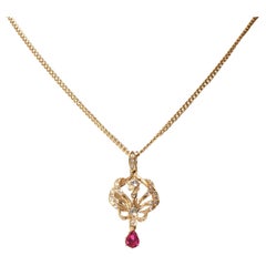 Collier pendentif lavallière en or jaune 14K avec diamants, rubis et grappes de diamants