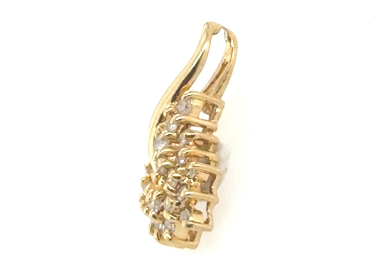 Collier pendentif coulissant à grappes de diamants minés .25ct or jaune 14K


Magnifique pendentif en forme de grappe de diamants 

Or jaune 10K

100 % de diamants naturels

Poids de diamant de 0,25 carat 

Design/One

Un style indémodable 

Parfait