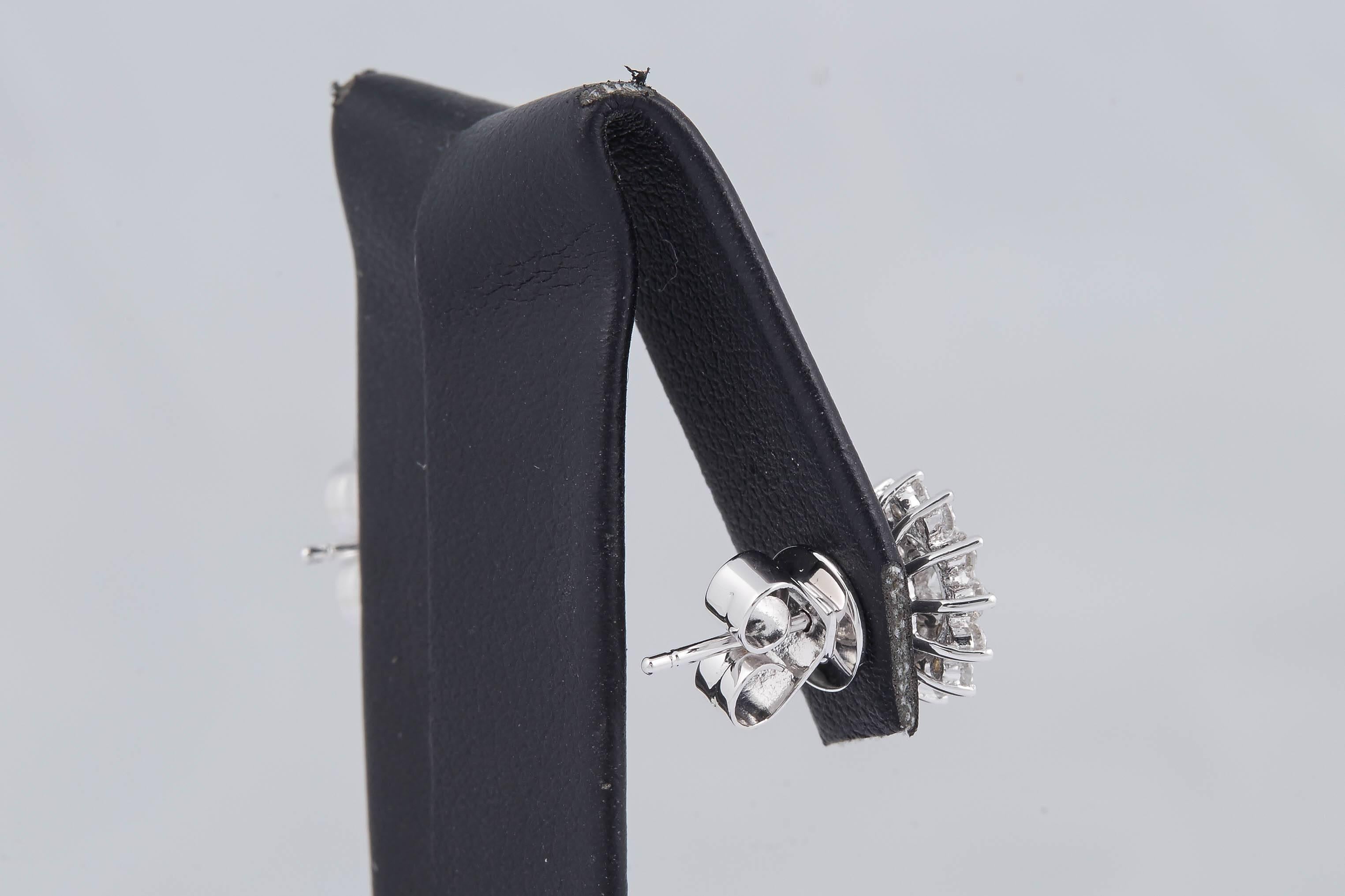 Donna Orecchini con diamante a forma di stella con perno in vendita
