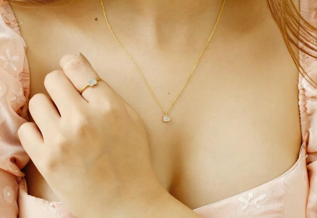 Collana con cluster di diamanti e cuoricini in oro massiccio 14k In condizioni Nuovo in vendita a Chicago, IL