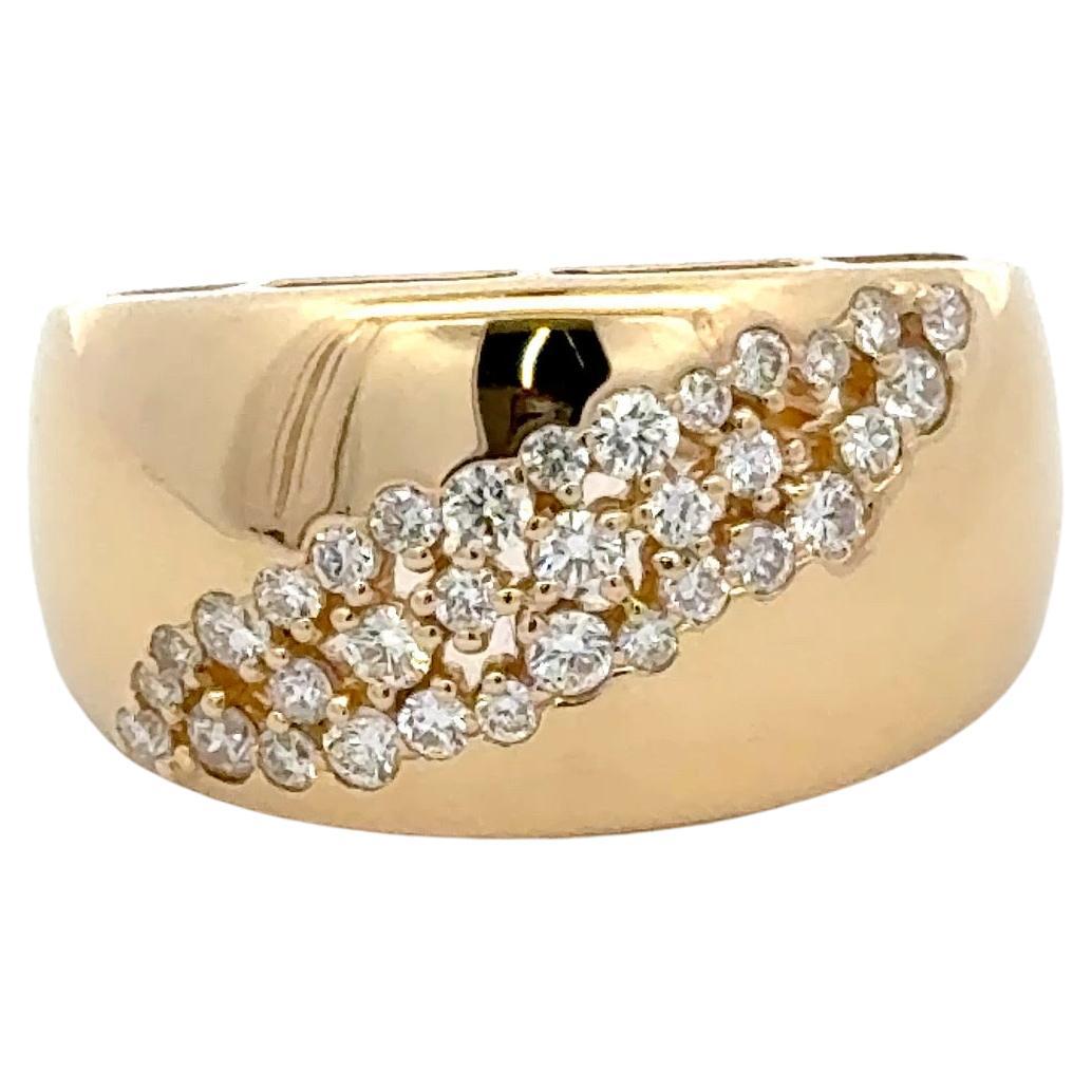 Anello a fascia larga con cluster di diamanti da 0,54 carati in oro giallo 14 carati da 5,6 grammi in vendita